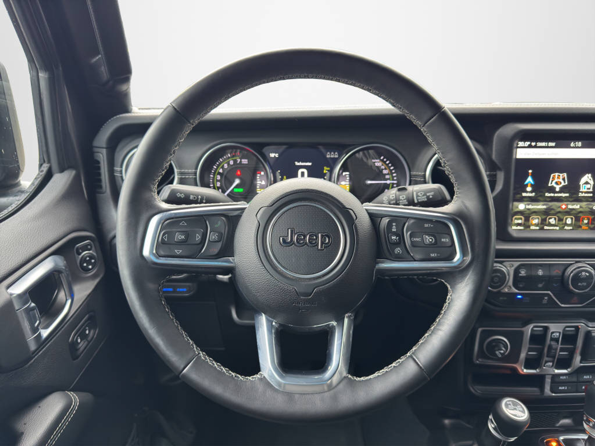 listing desktop thumbnail image 6