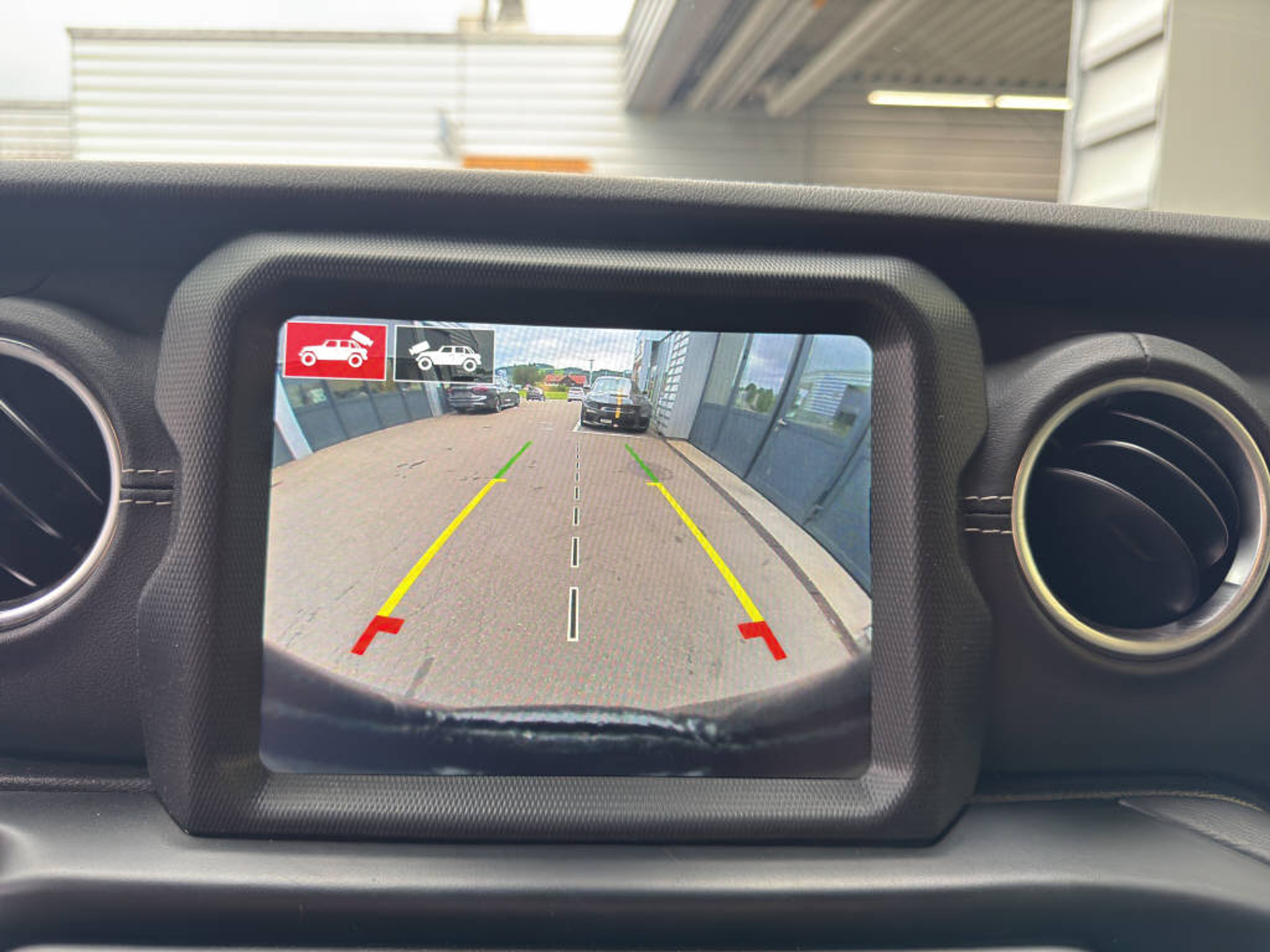 listing desktop thumbnail image 9