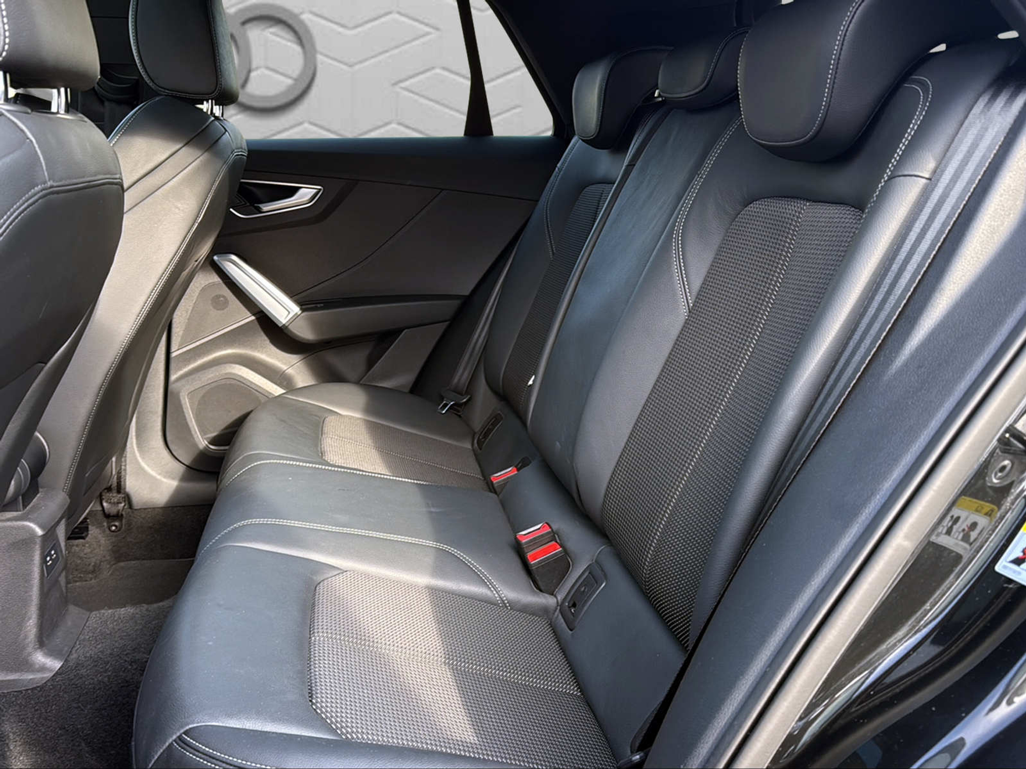 listing desktop thumbnail image 15