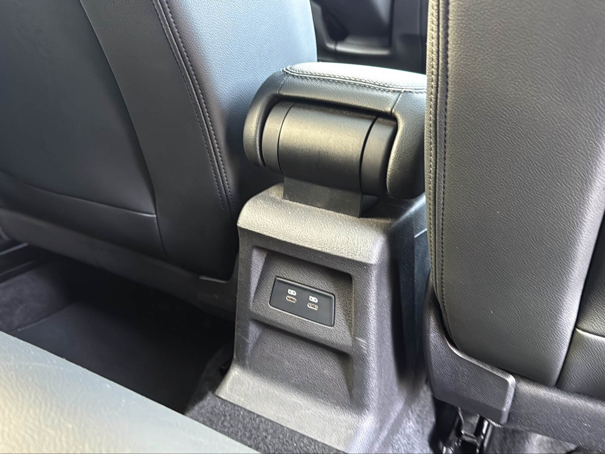 listing desktop thumbnail image 16