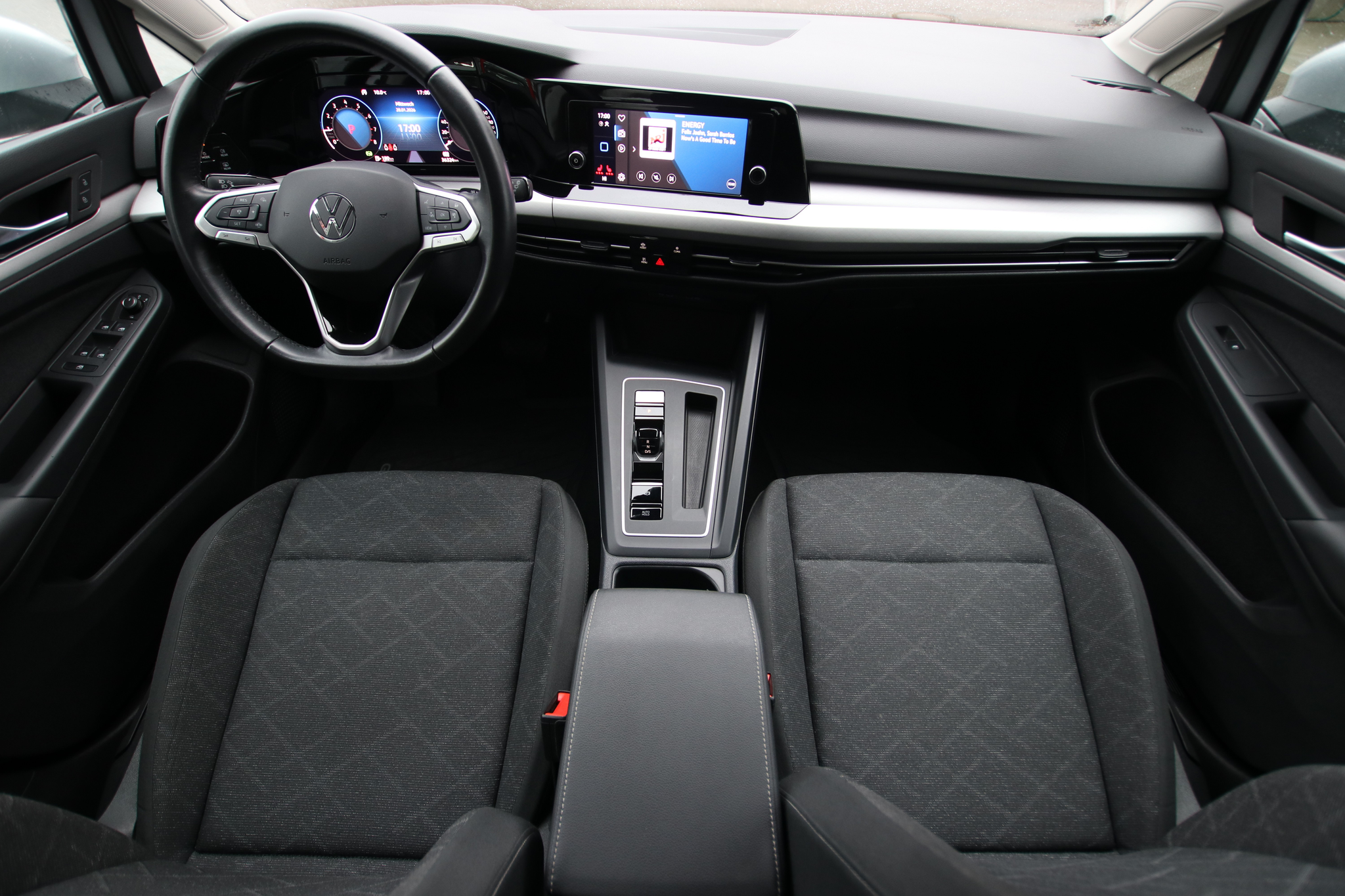 listing desktop thumbnail image 9