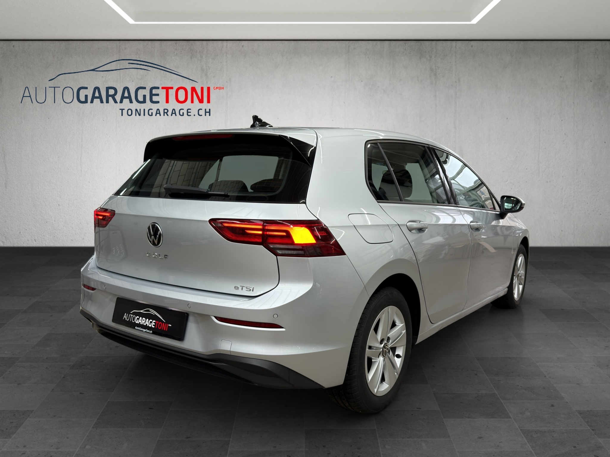 listing desktop thumbnail image 5