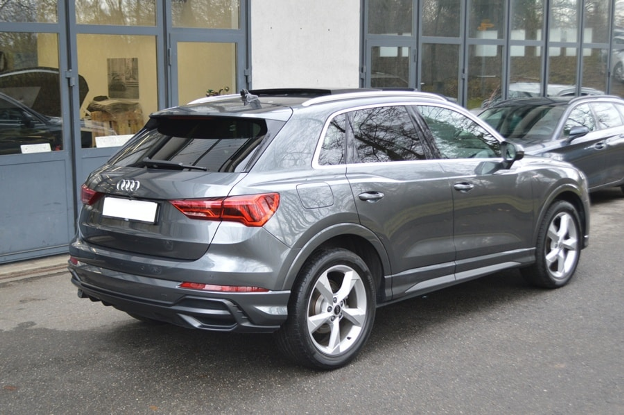 listing desktop thumbnail image 13