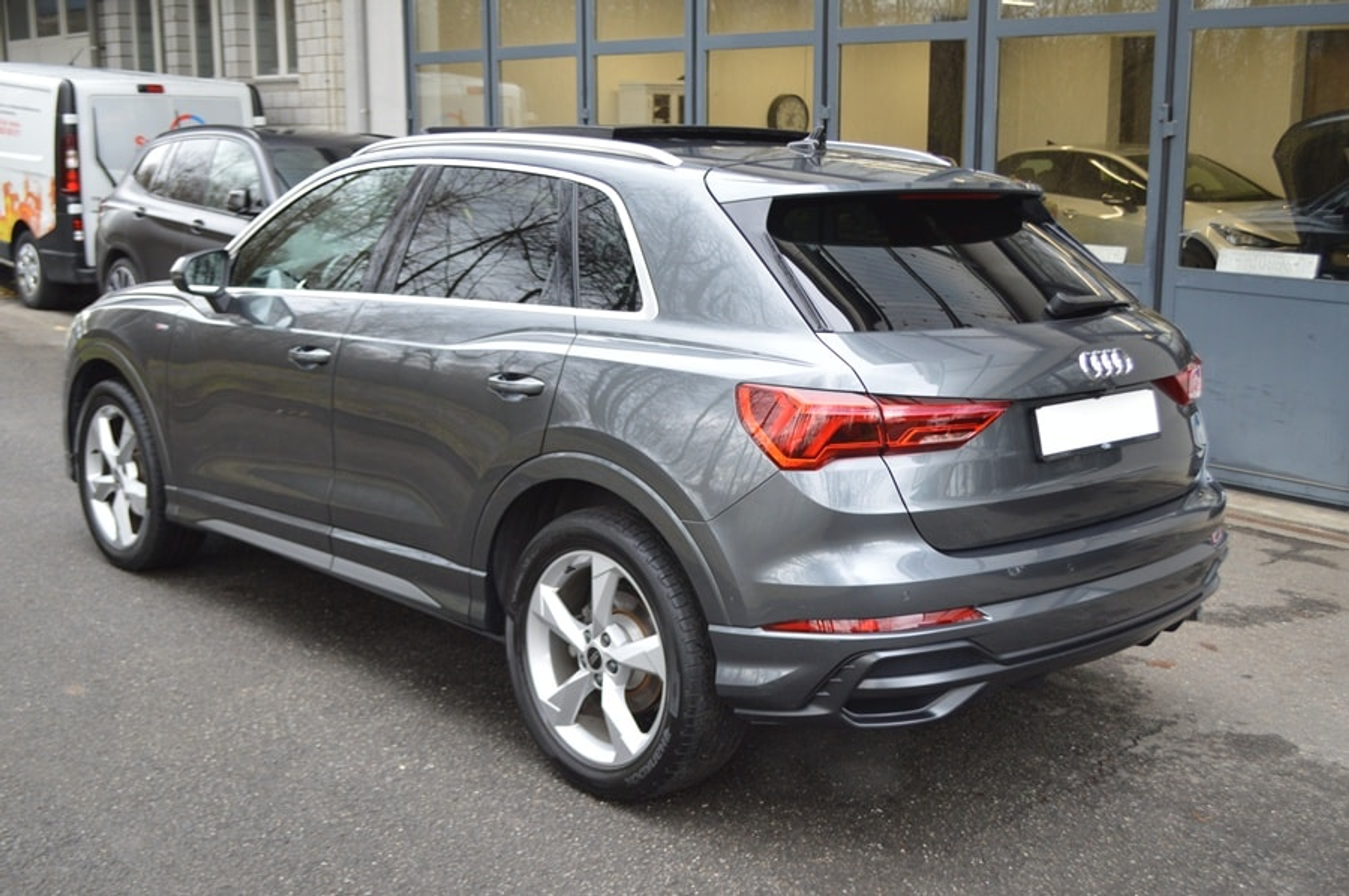 listing desktop thumbnail image 4