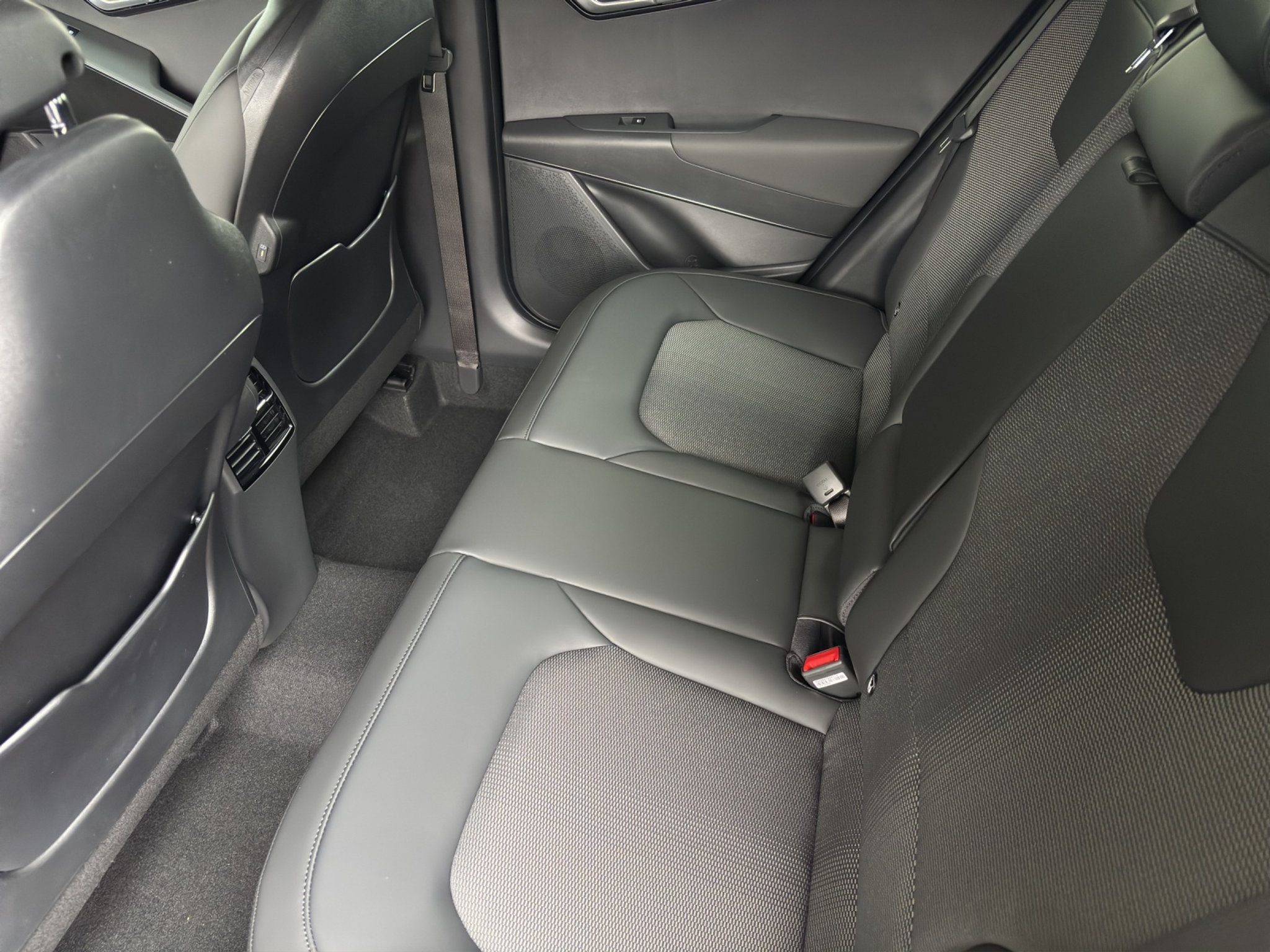 listing desktop thumbnail image 13