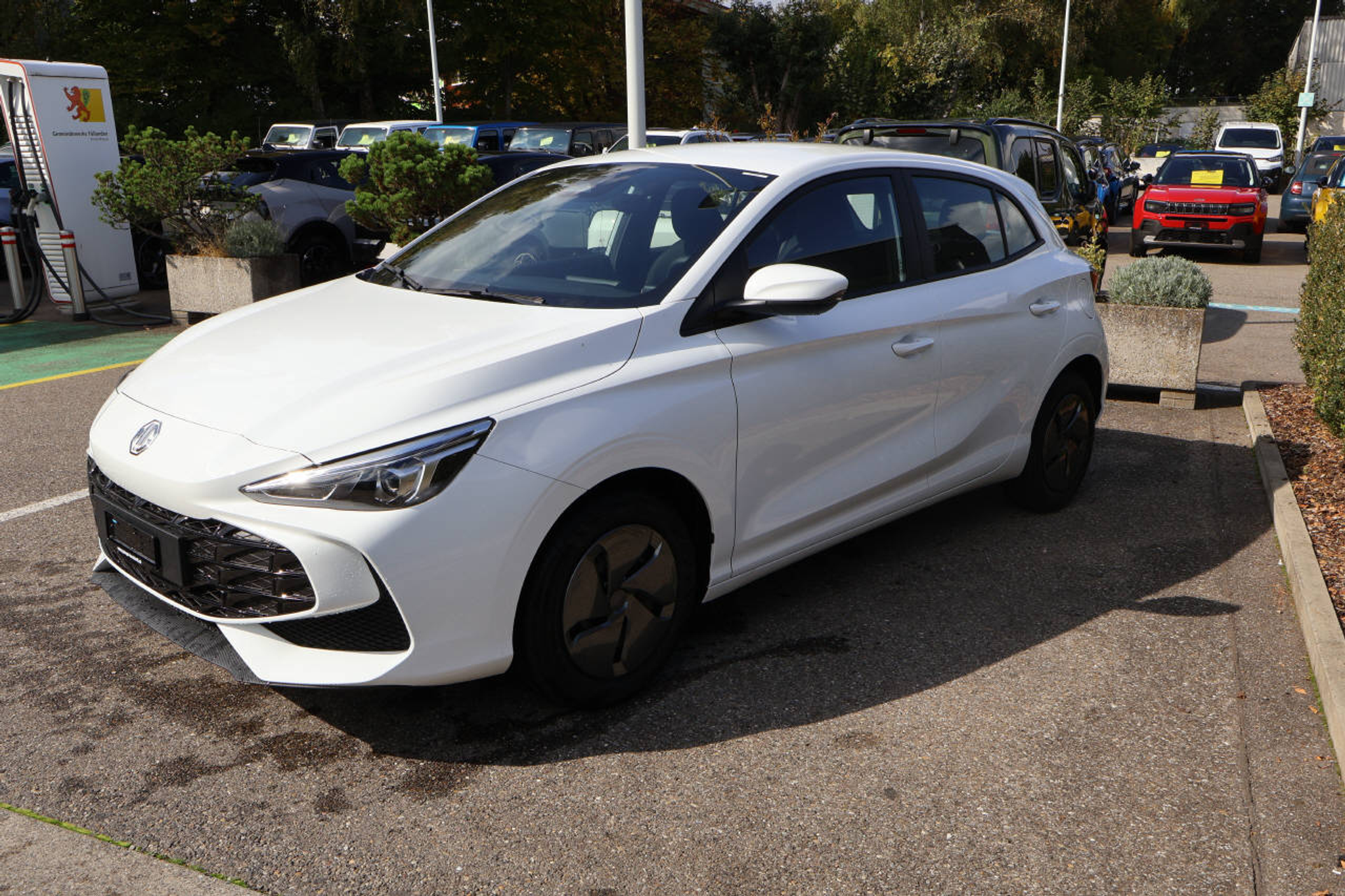 listing desktop thumbnail image 4