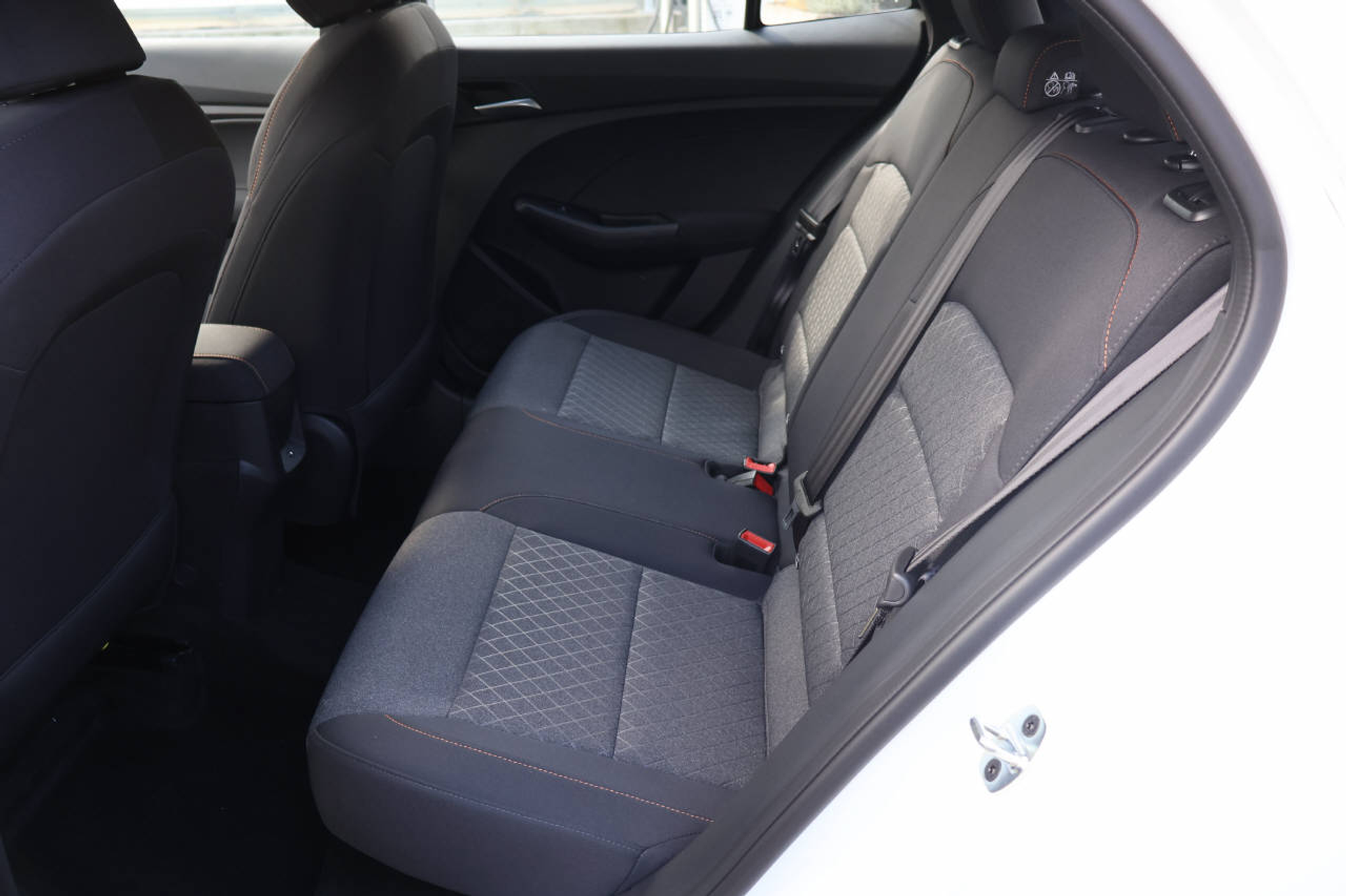 listing desktop thumbnail image 13