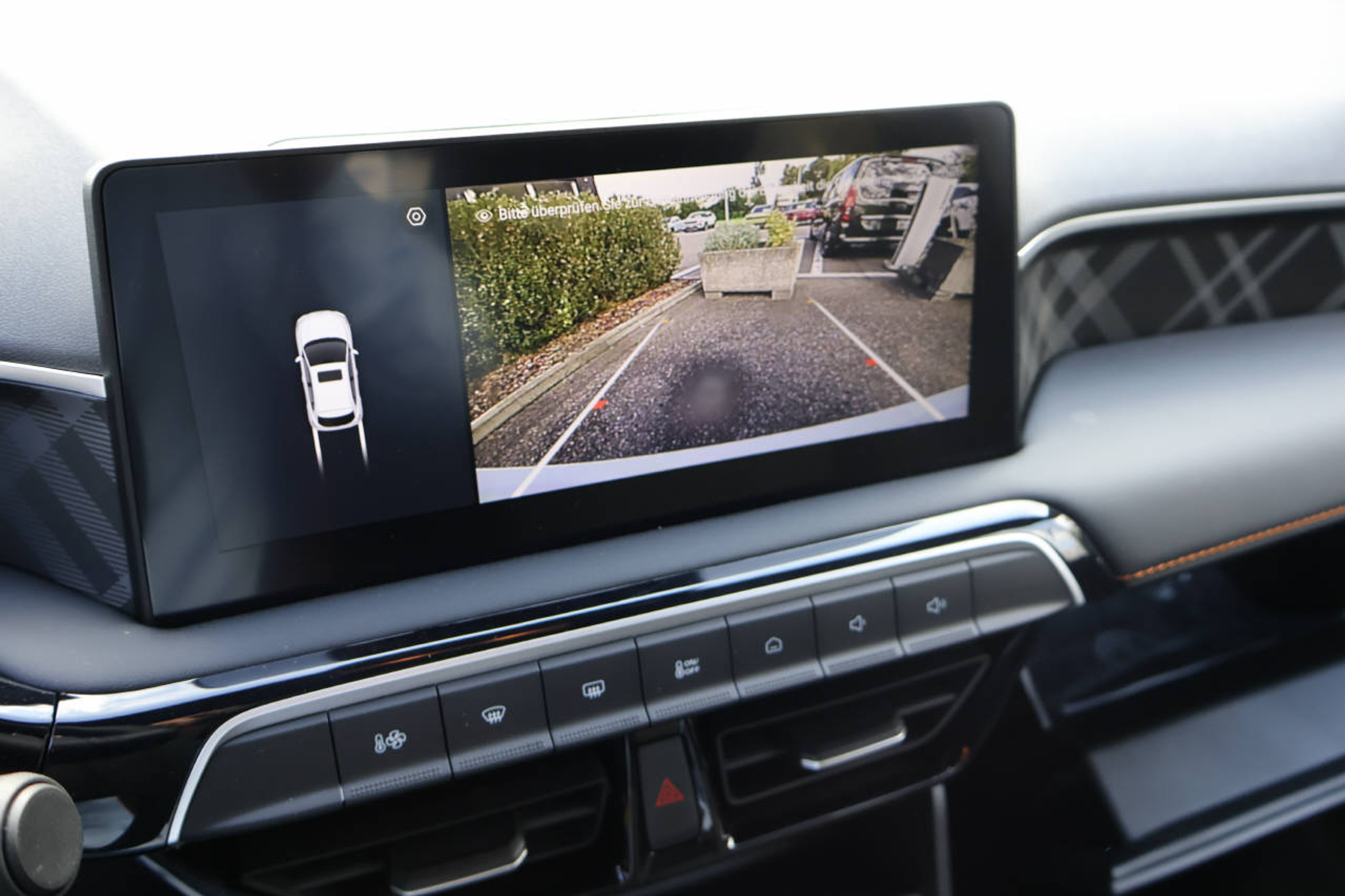 listing desktop thumbnail image 11