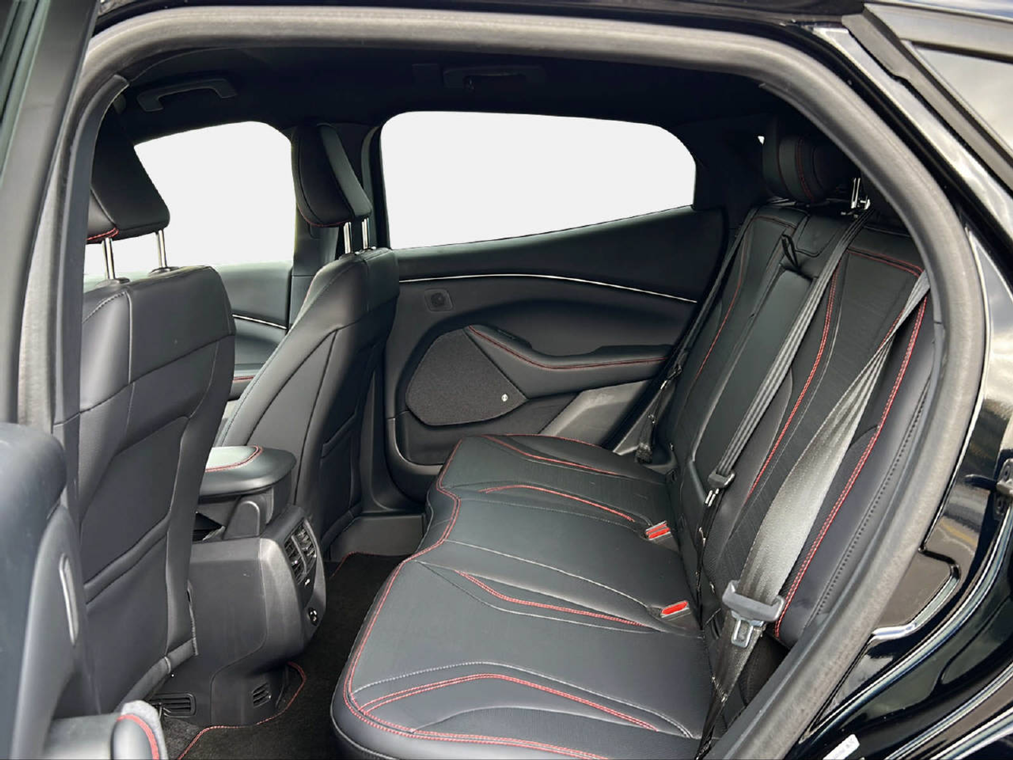 listing desktop thumbnail image 12