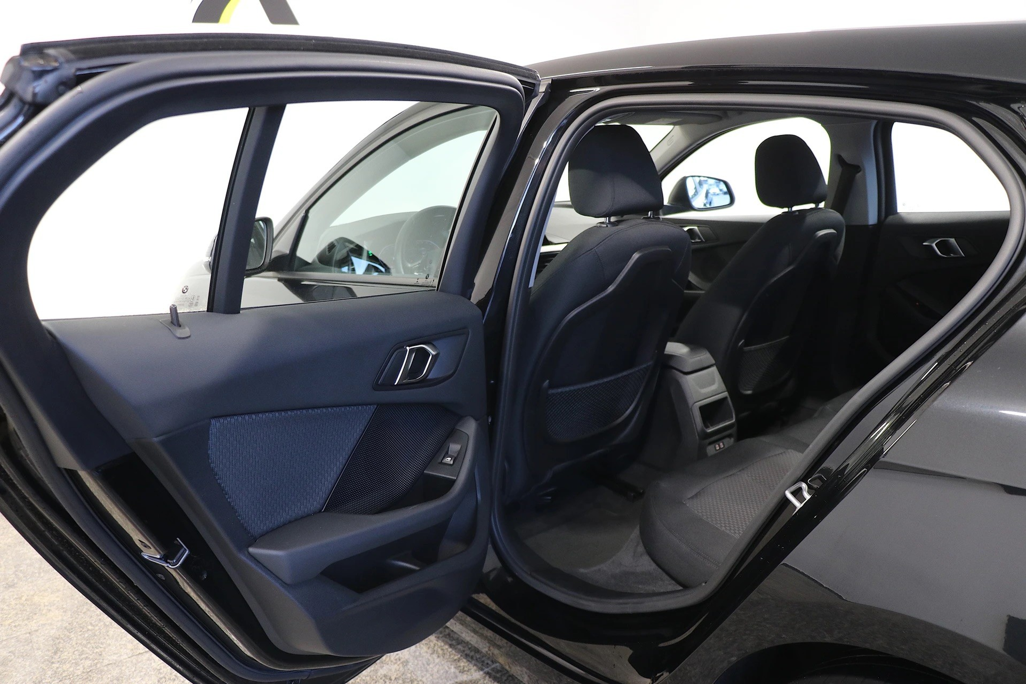 listing desktop thumbnail image 12