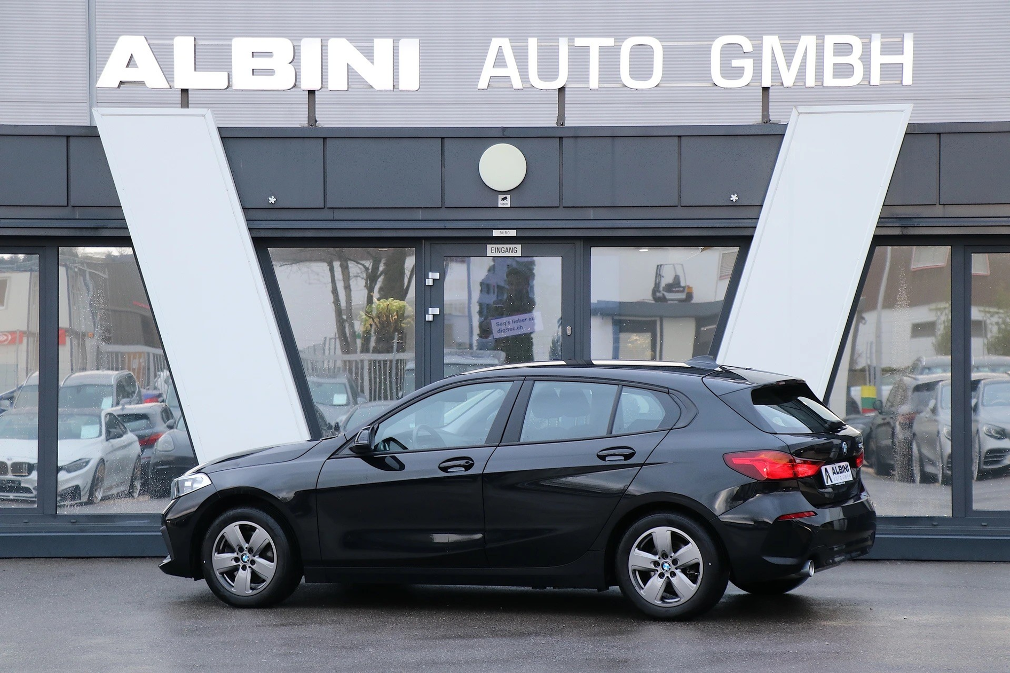 listing desktop thumbnail image 3