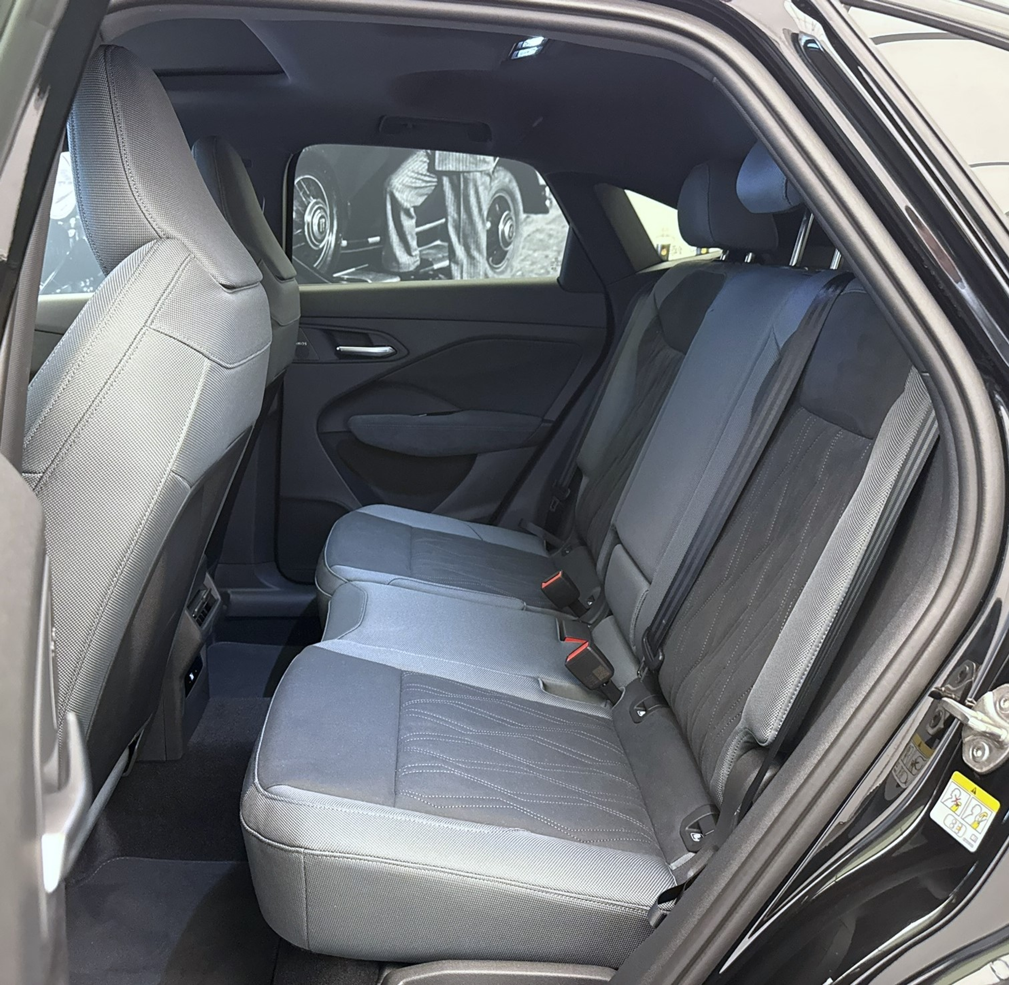 listing desktop thumbnail image 16