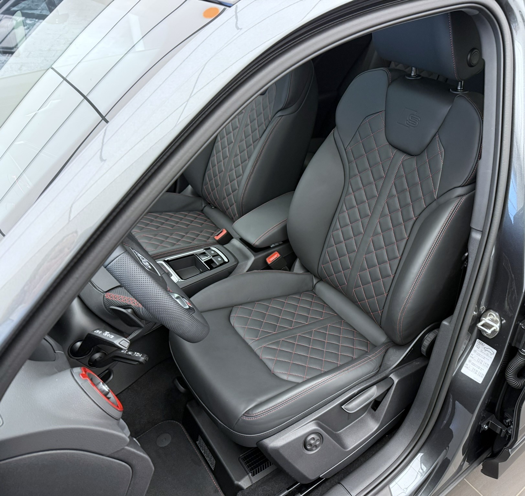 listing desktop thumbnail image 4