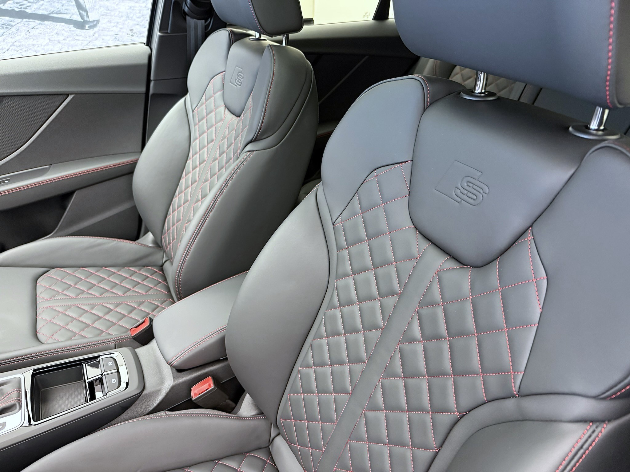 listing desktop thumbnail image 5