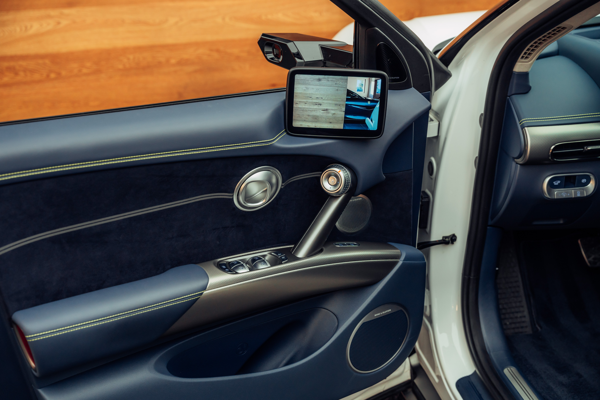 listing desktop thumbnail image 19