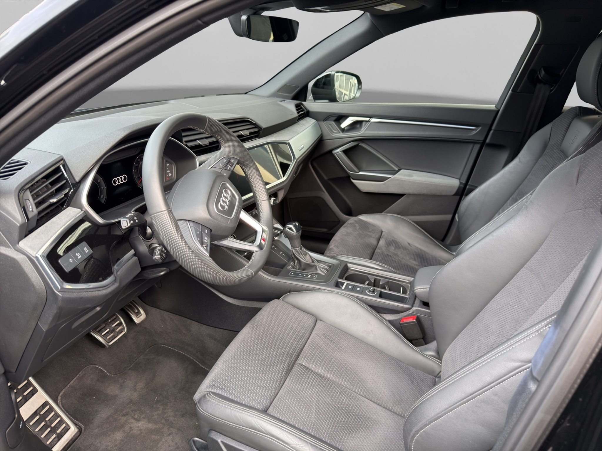 listing desktop thumbnail image 6