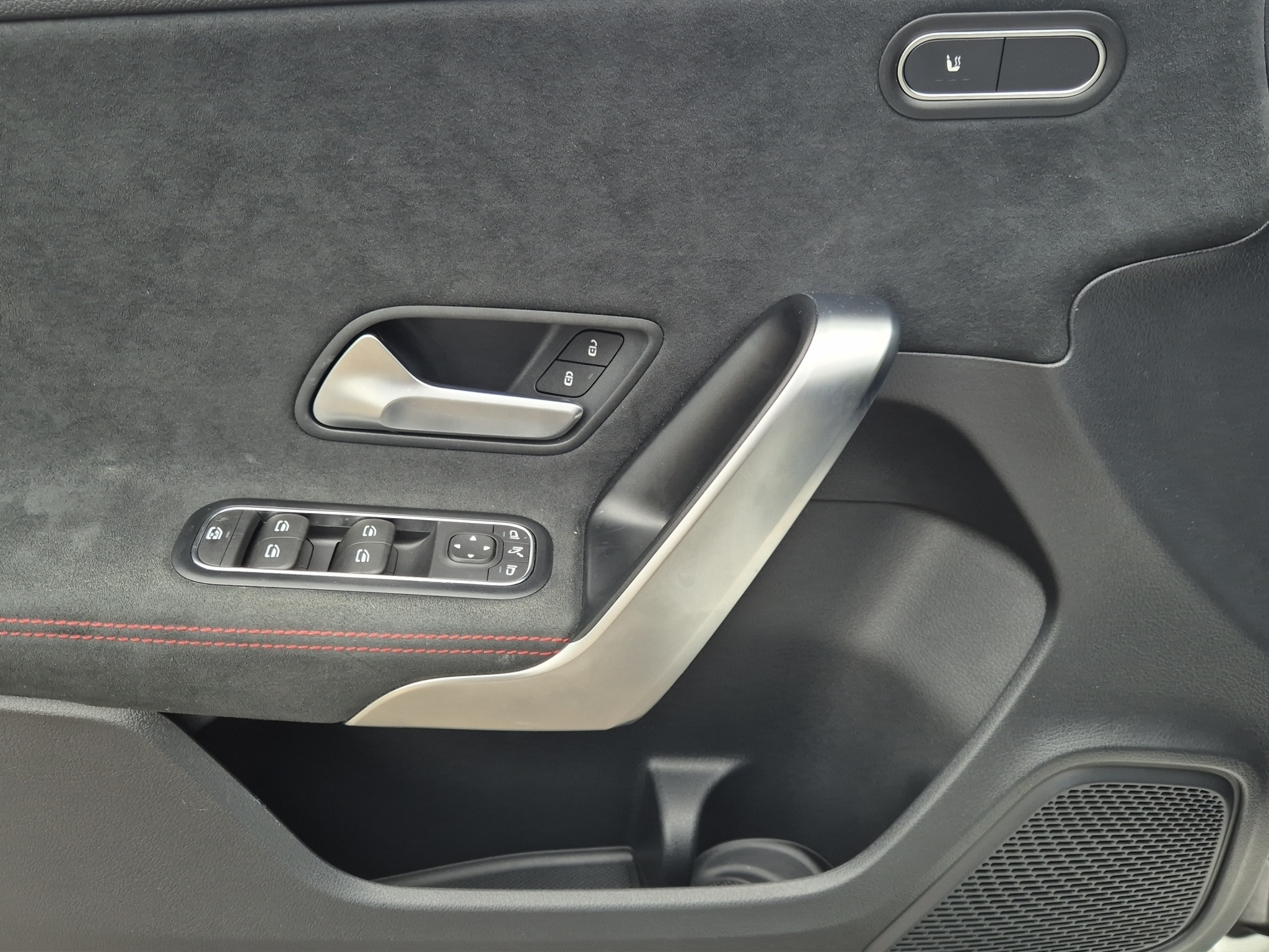 listing desktop thumbnail image 12