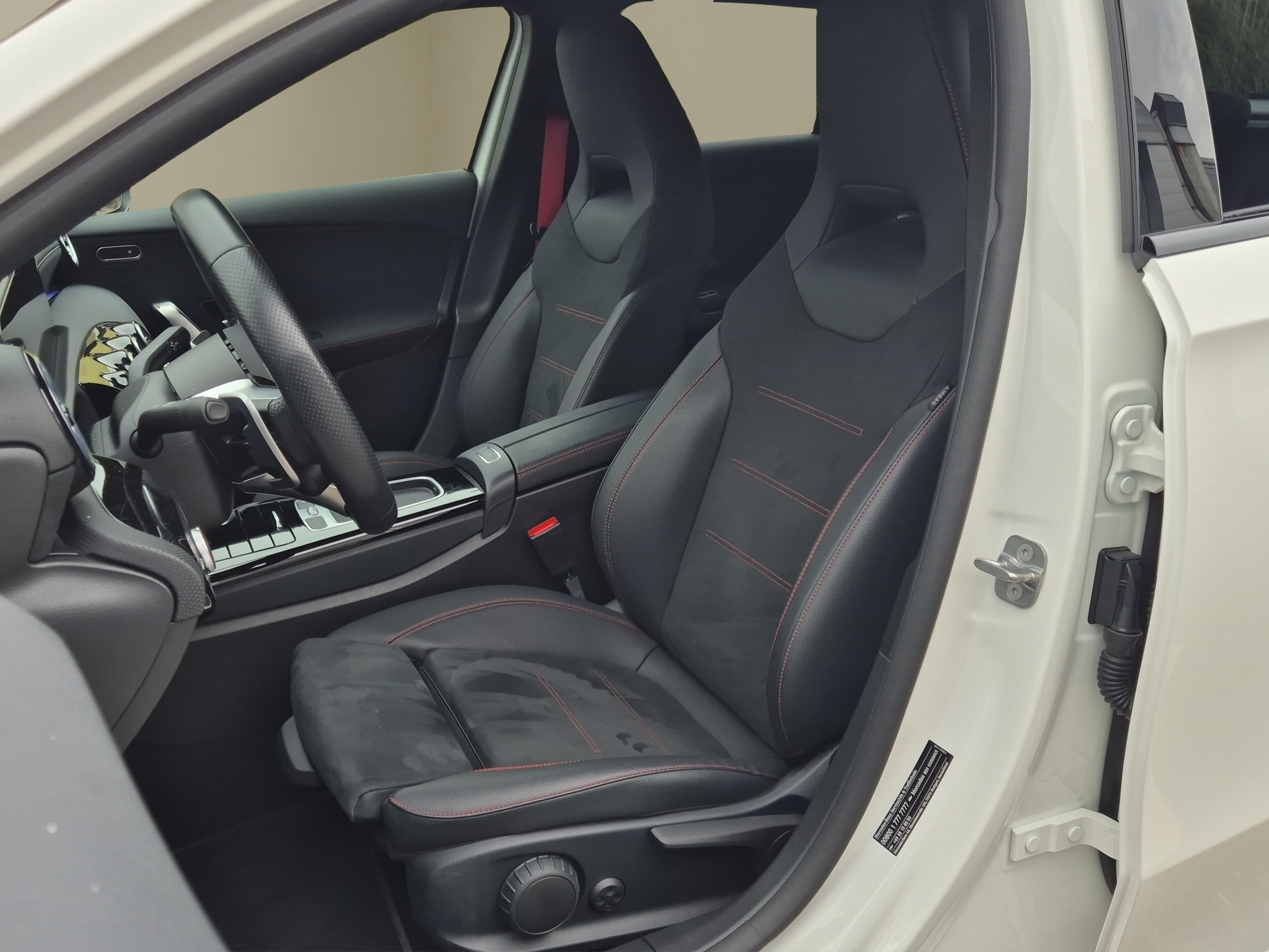 listing desktop thumbnail image 8