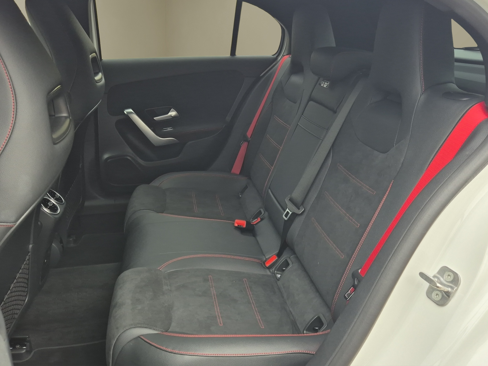 listing desktop thumbnail image 13