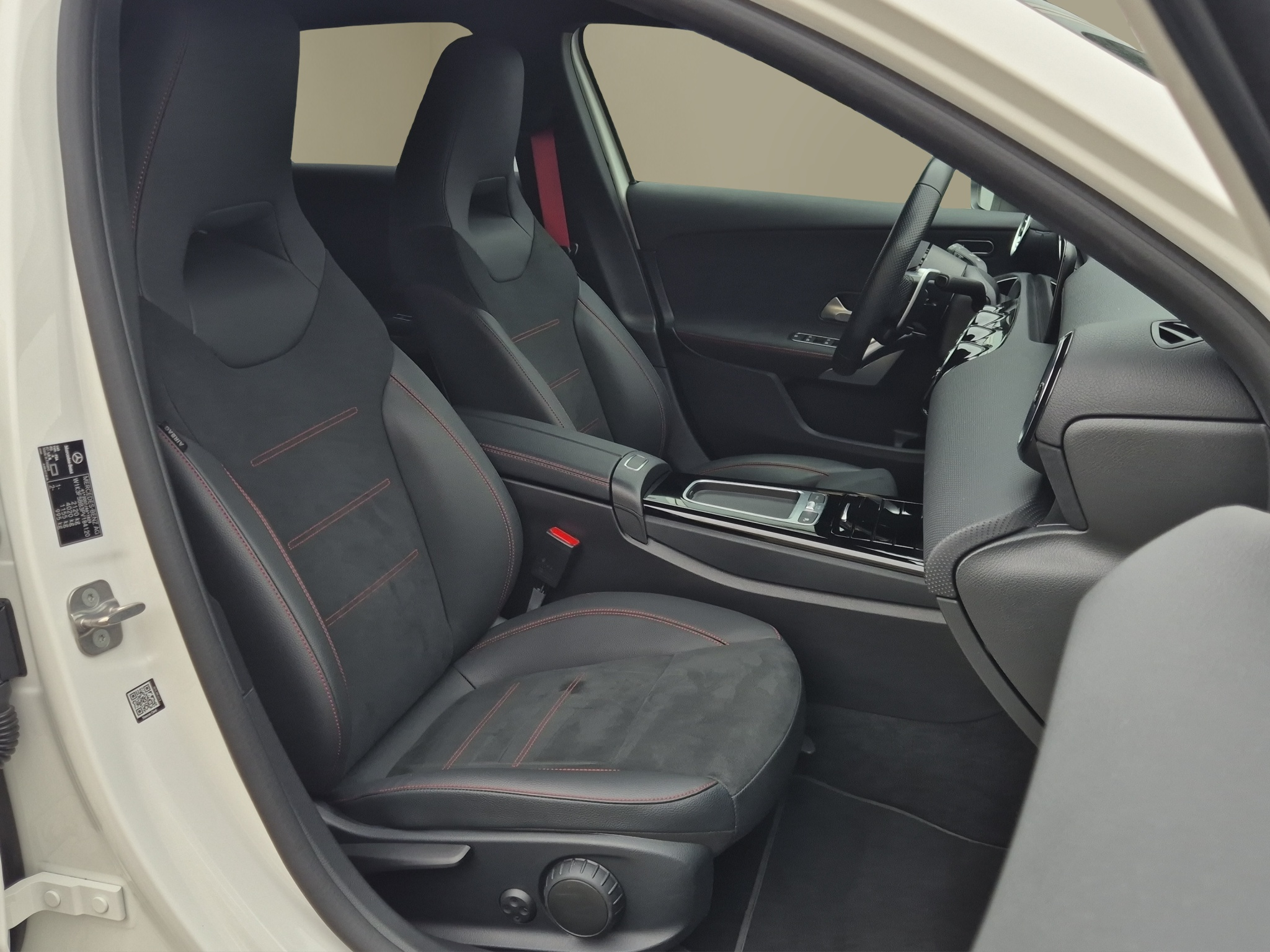 listing desktop thumbnail image 14