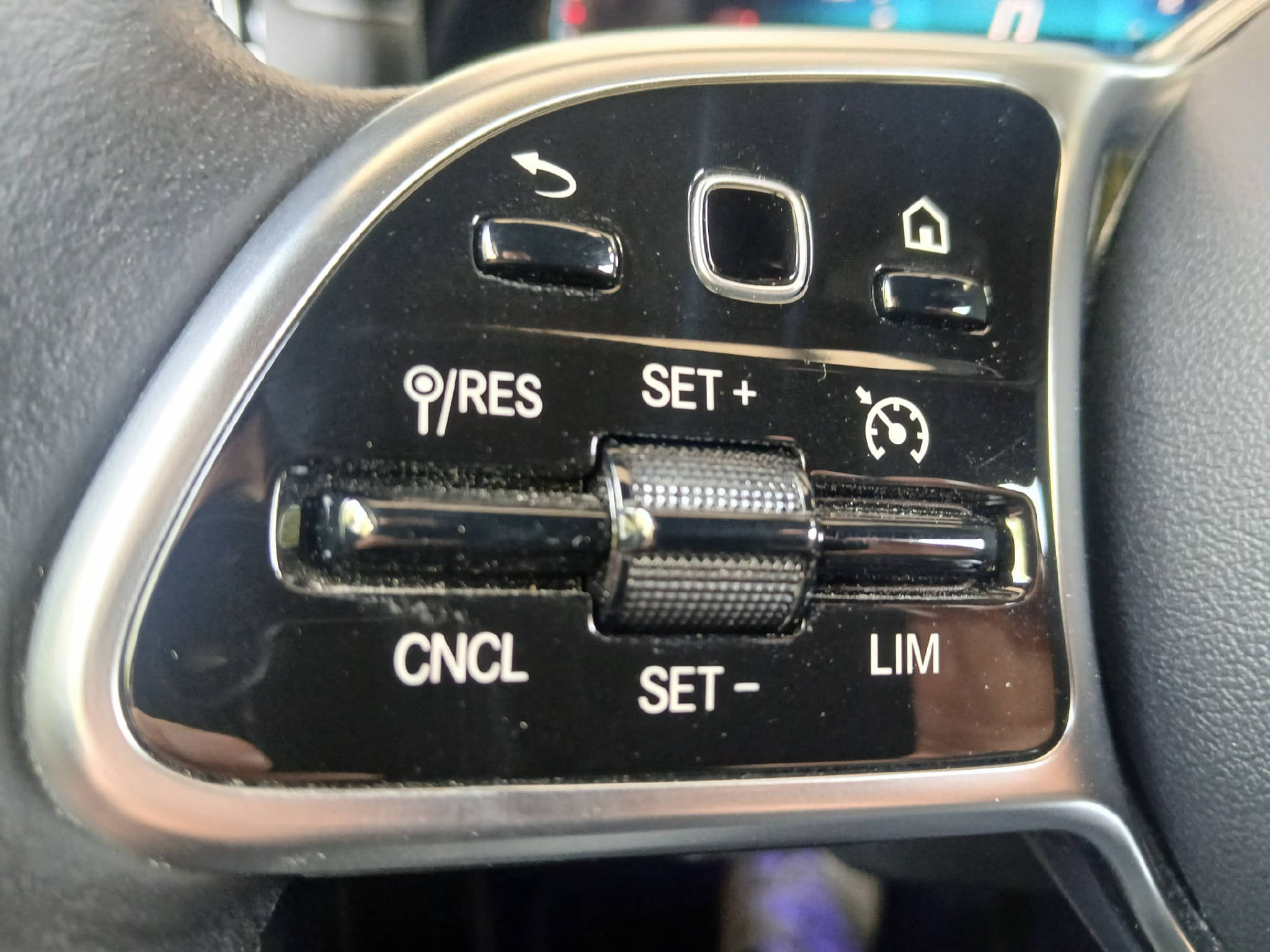 listing desktop thumbnail image 8