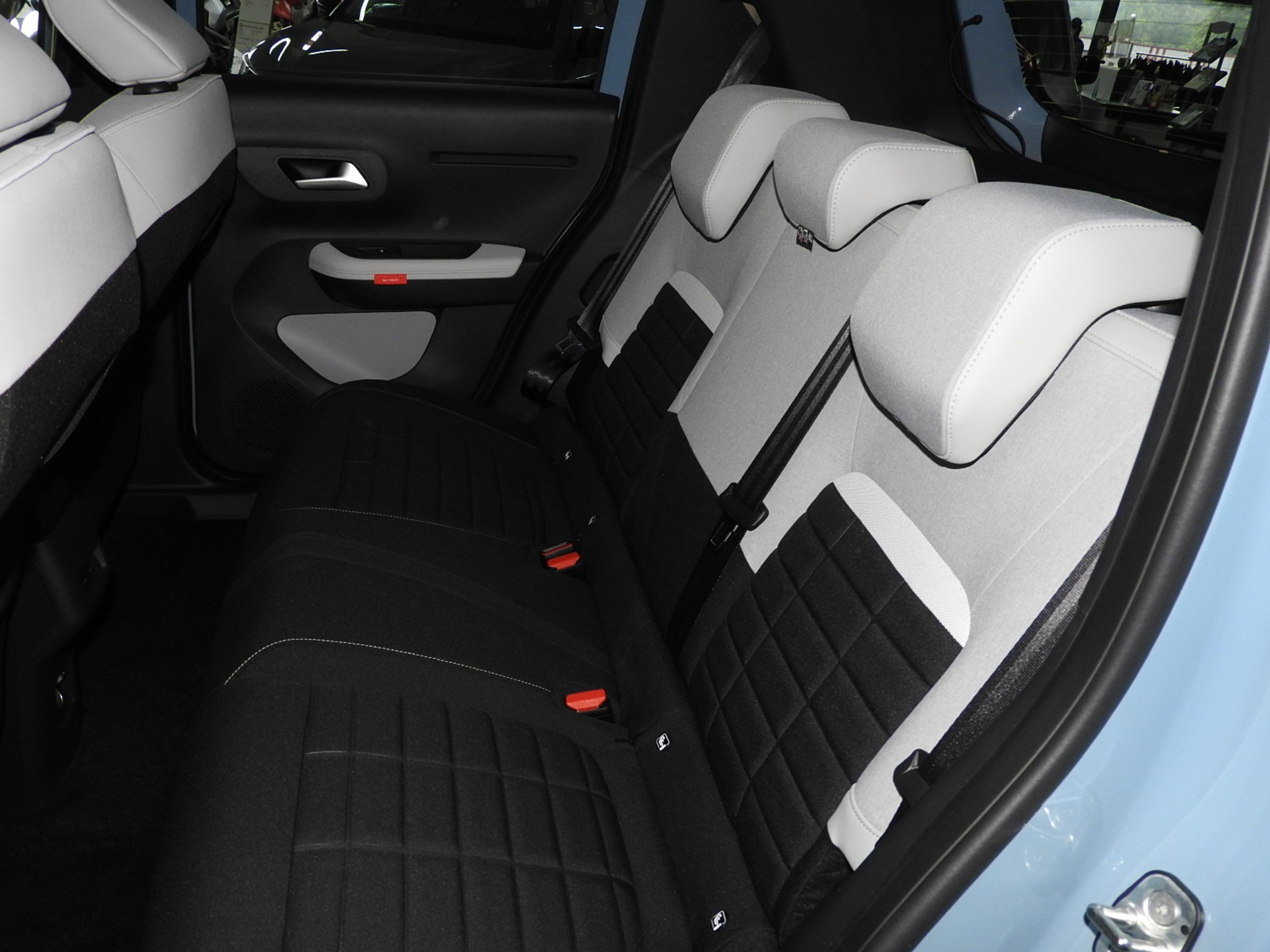 listing desktop thumbnail image 9