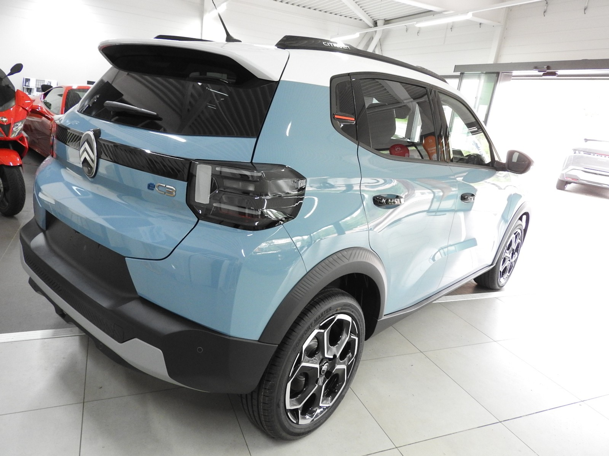 listing desktop thumbnail image 3