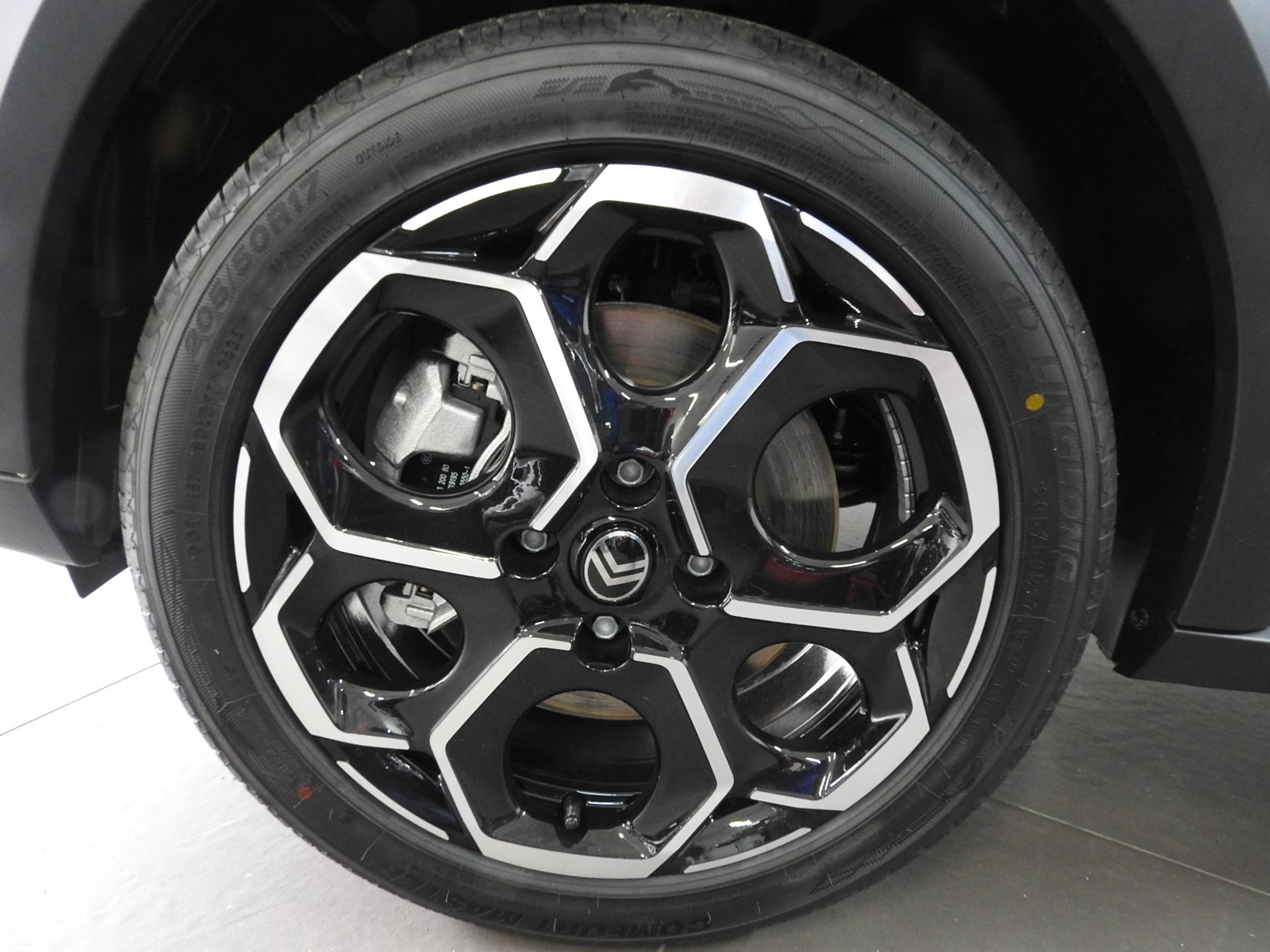 listing desktop thumbnail image 6