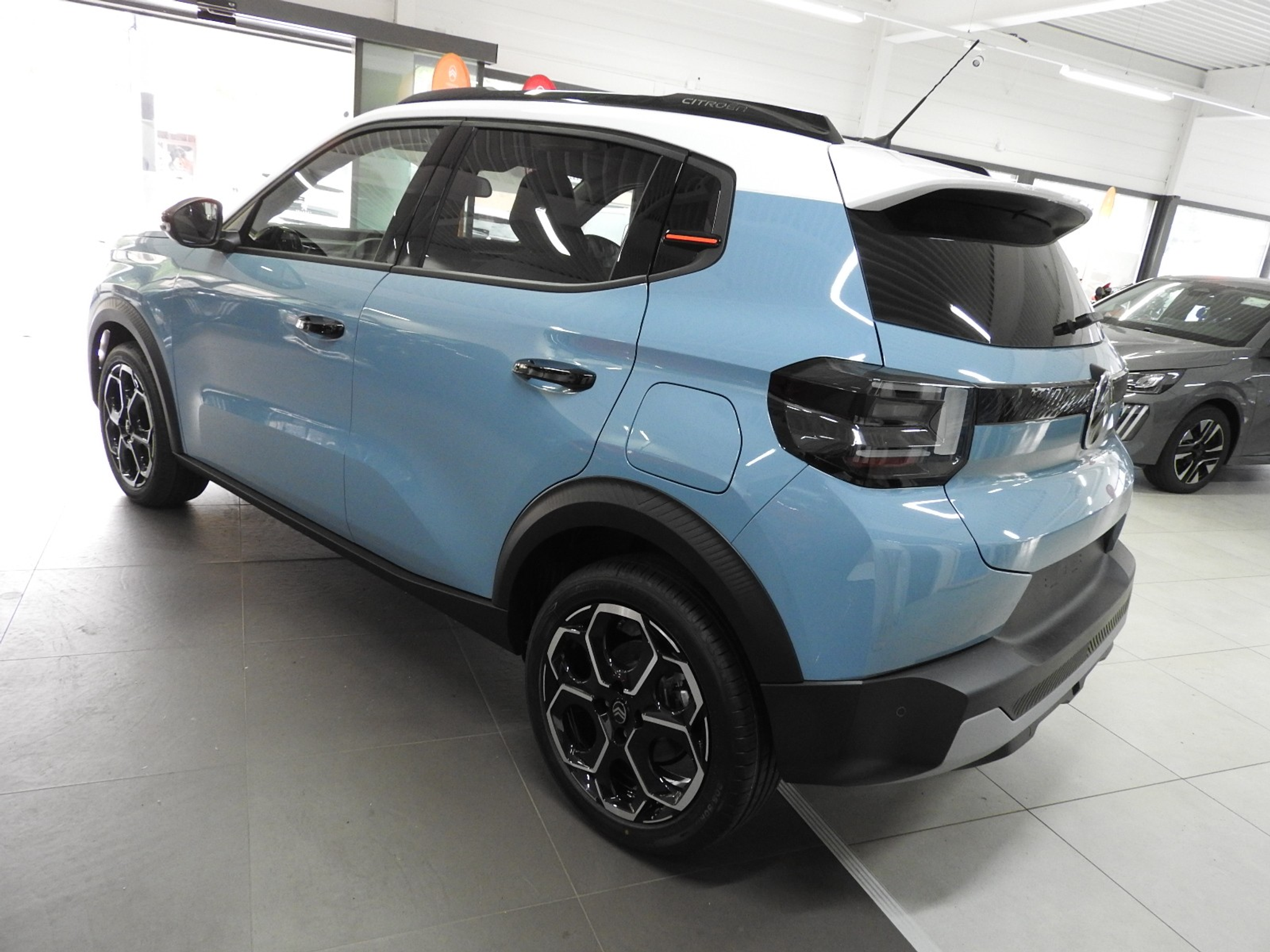 listing desktop thumbnail image 4