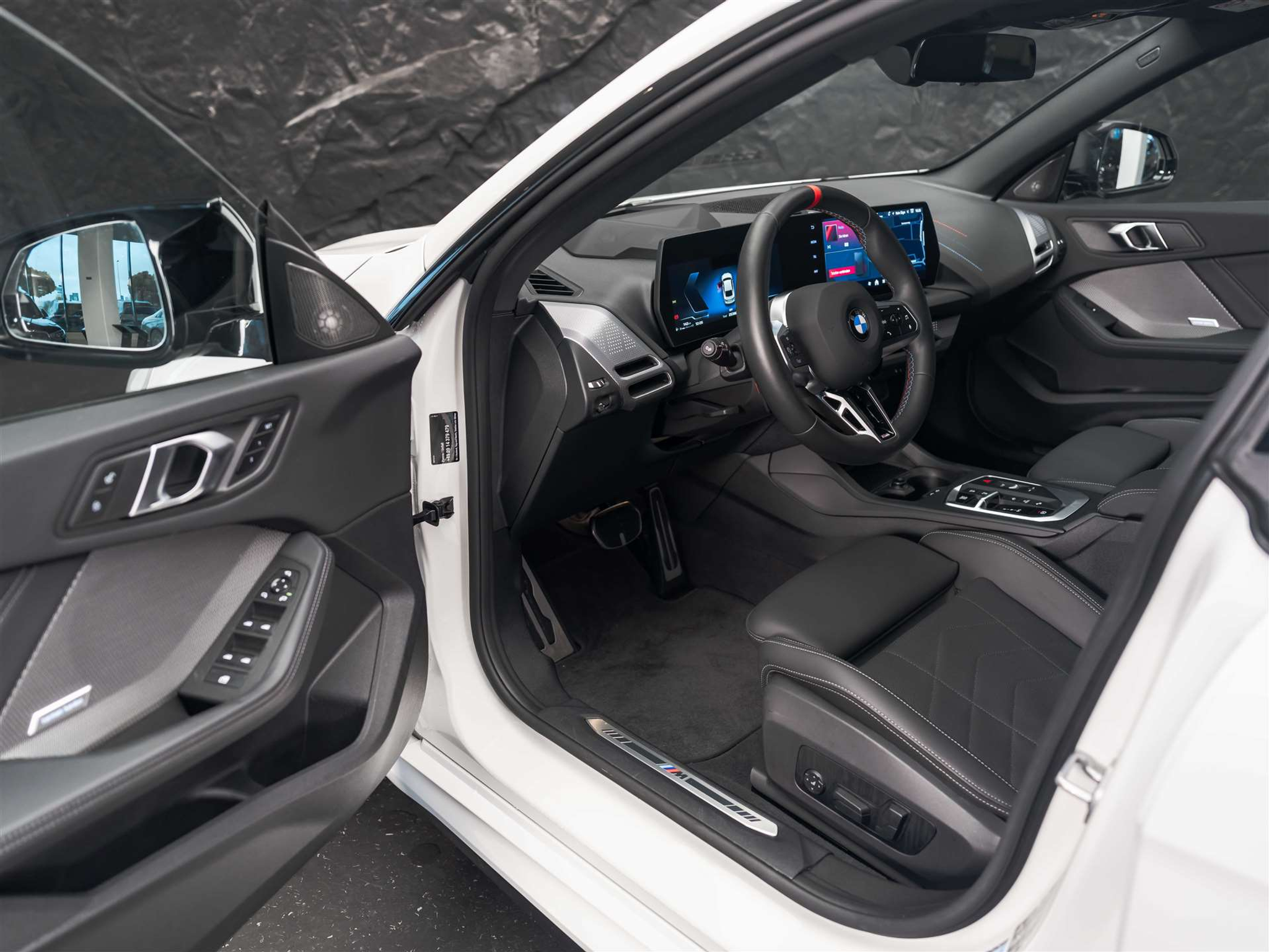 listing desktop thumbnail image 7