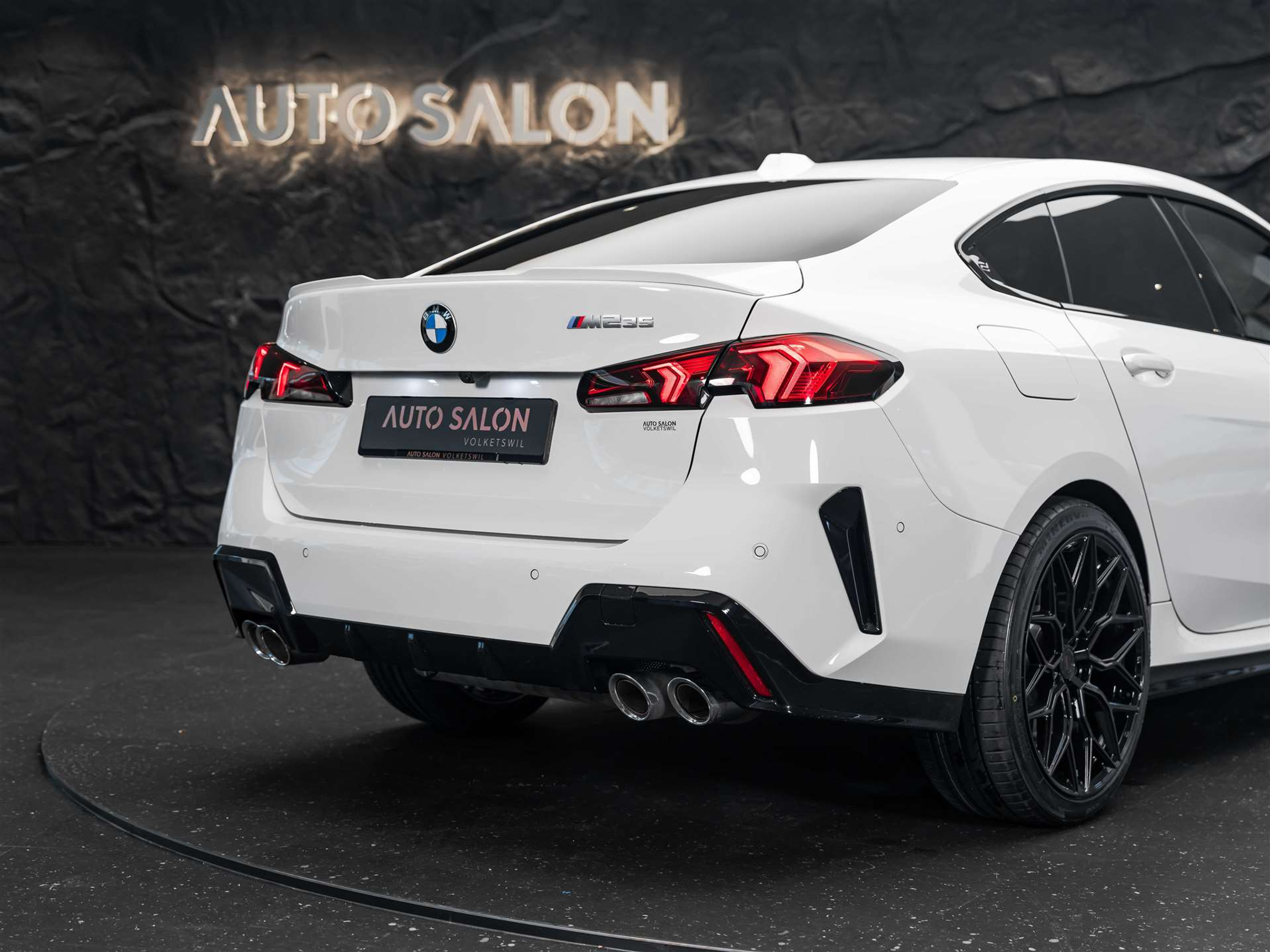 listing desktop thumbnail image 19