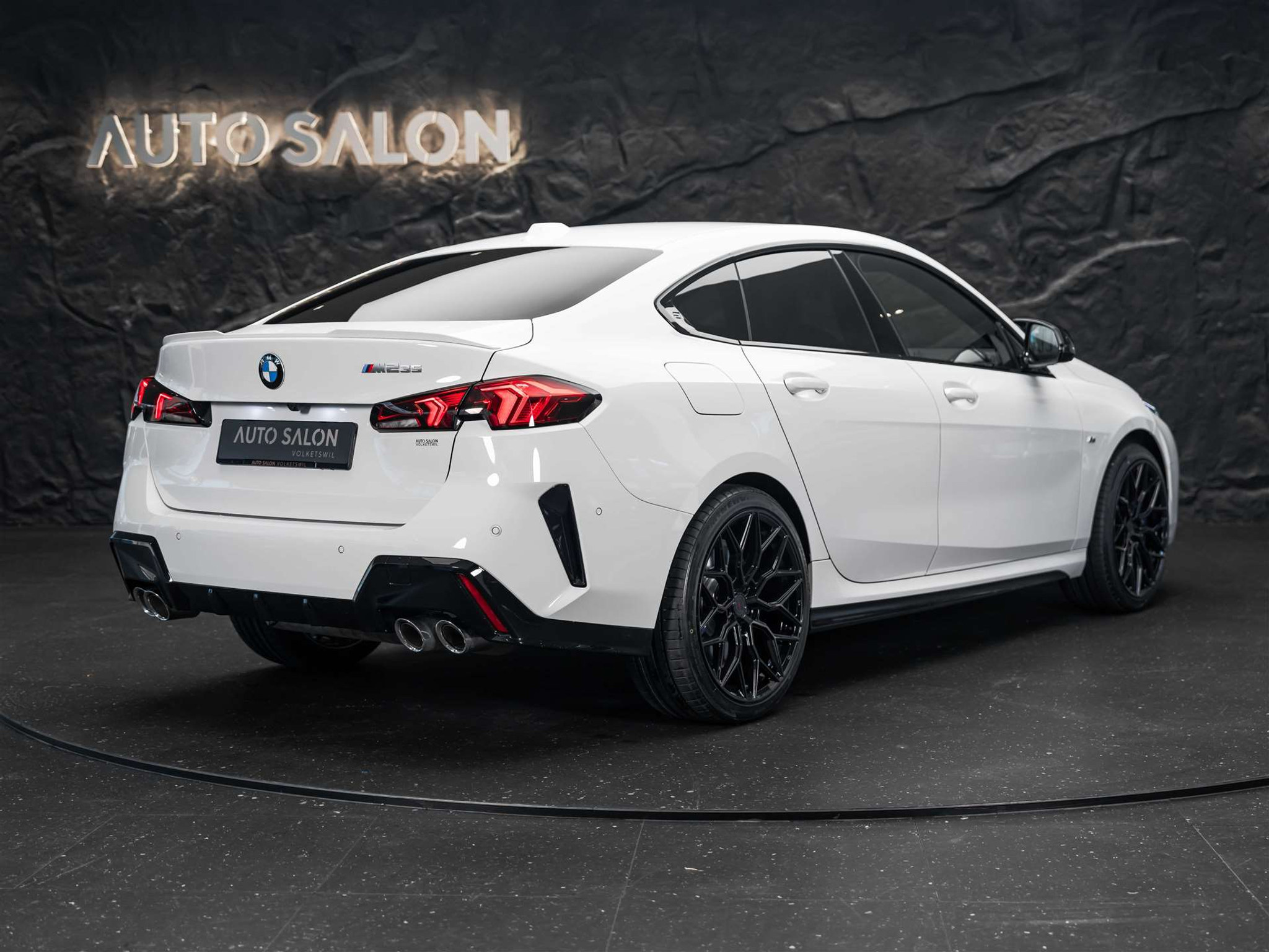 listing desktop thumbnail image 4