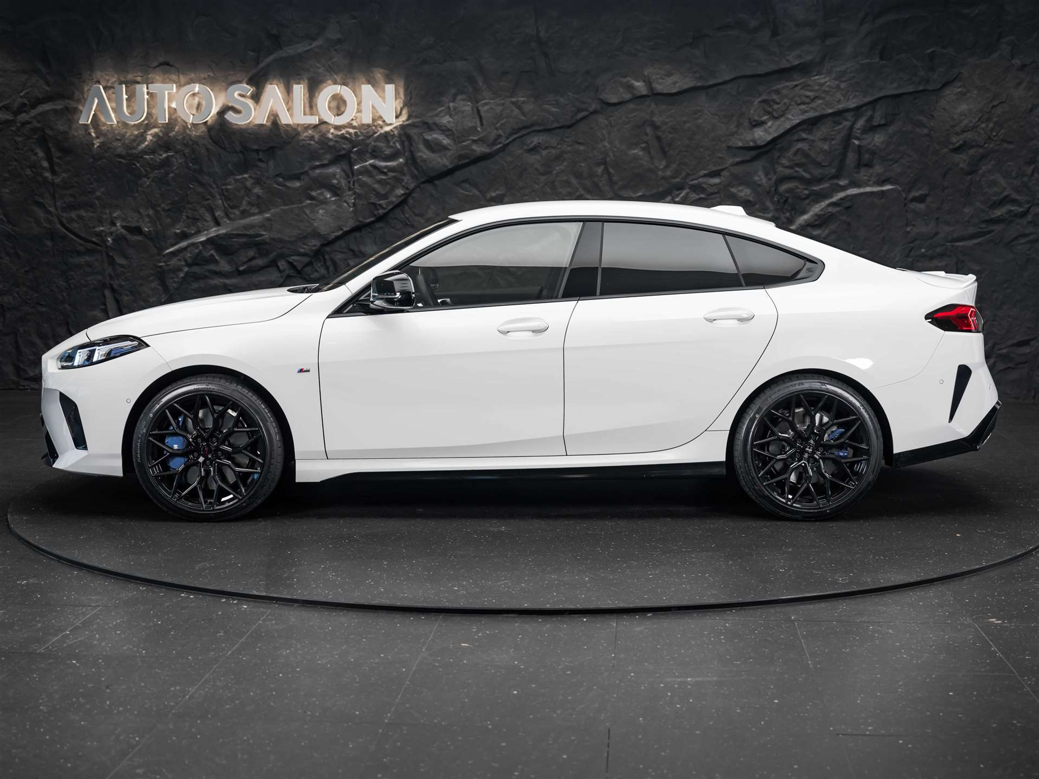 listing desktop thumbnail image 1