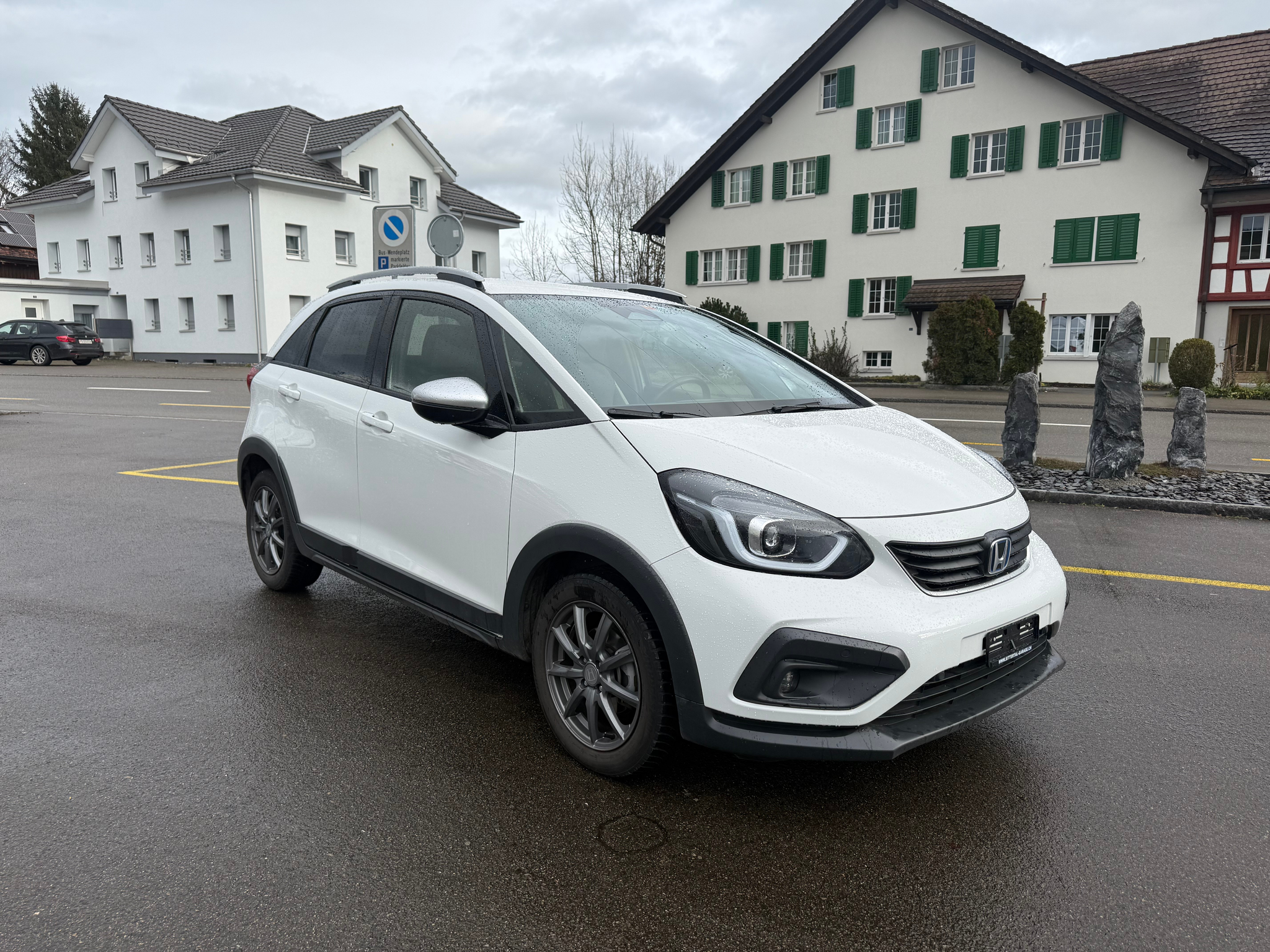 listing desktop thumbnail image 1