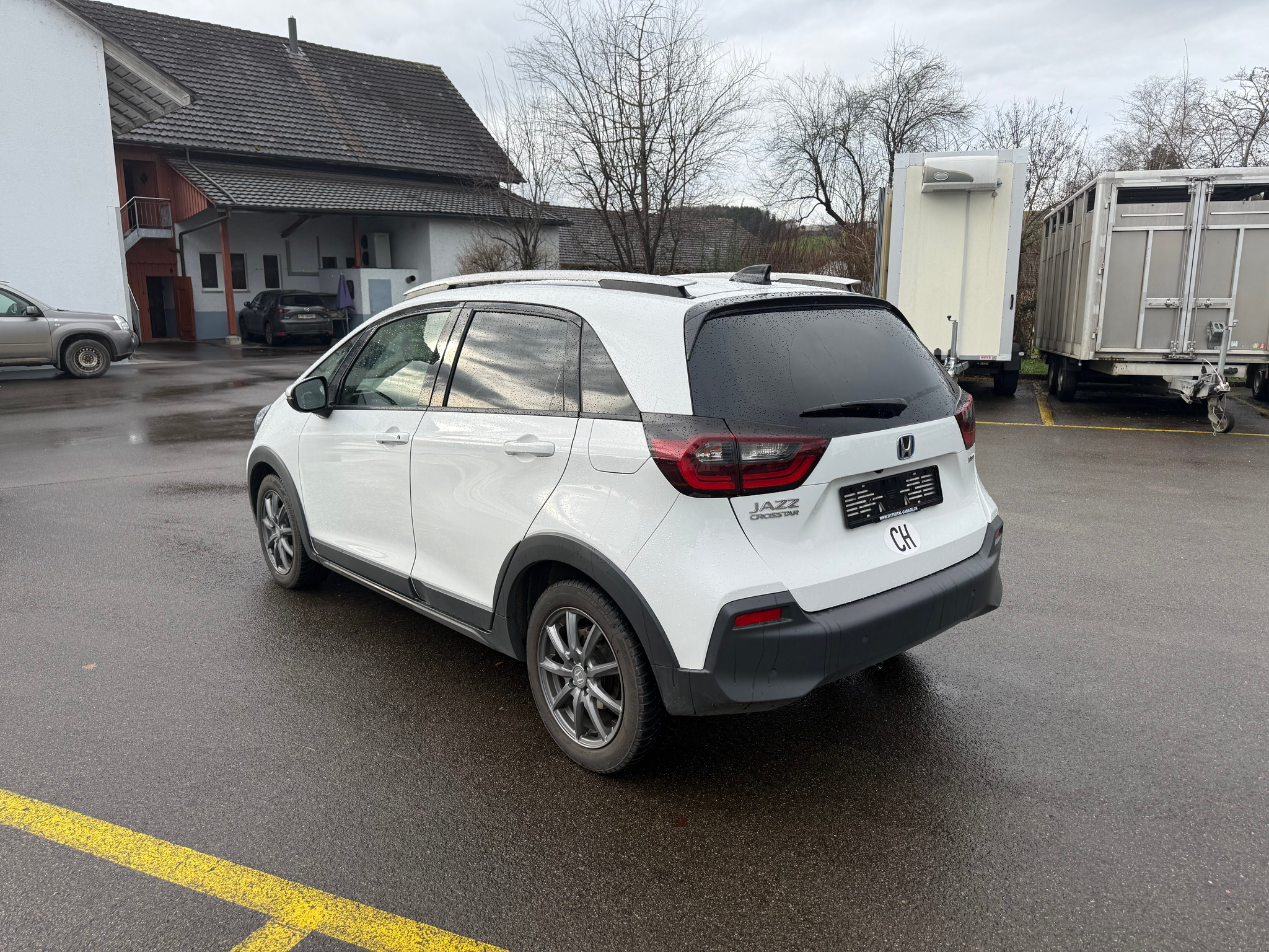 listing desktop thumbnail image 3