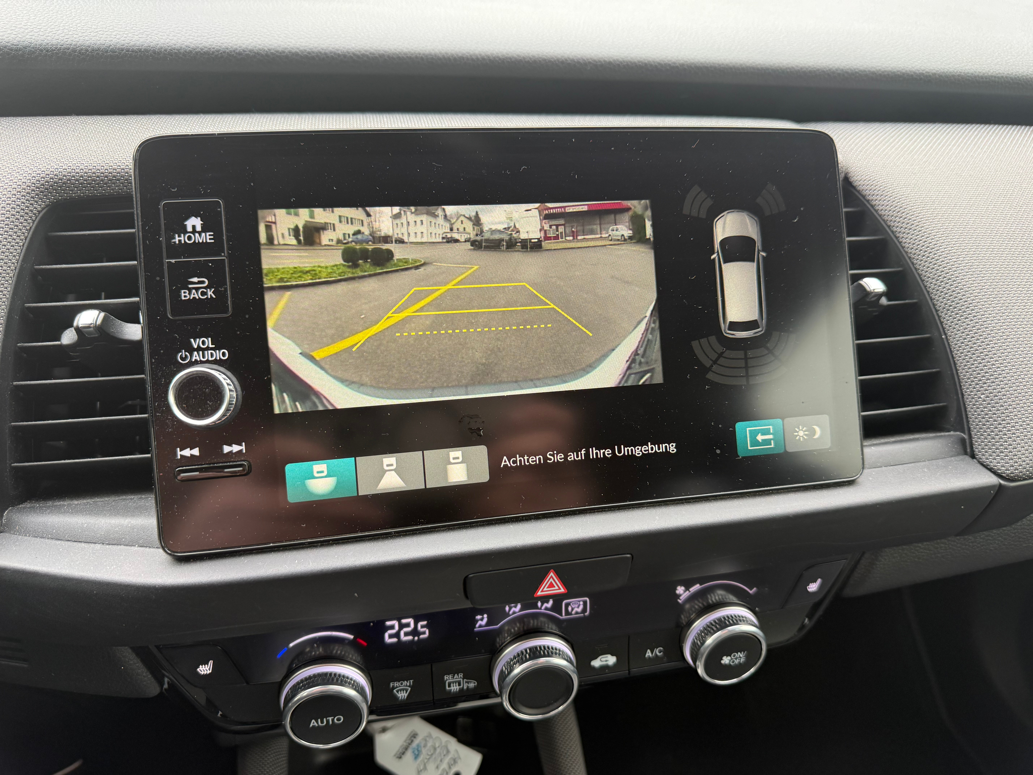 listing desktop thumbnail image 11