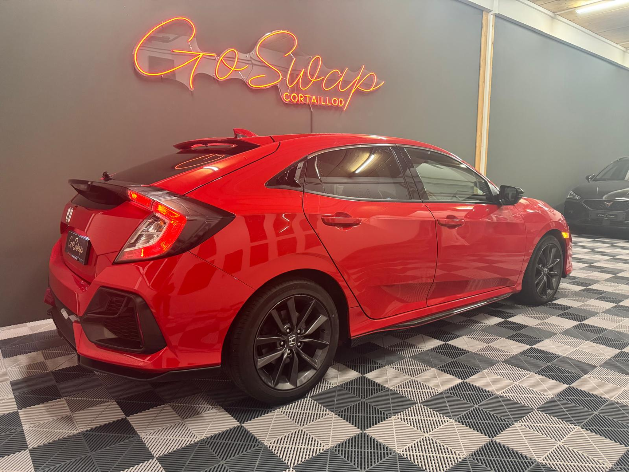 listing desktop thumbnail image 5