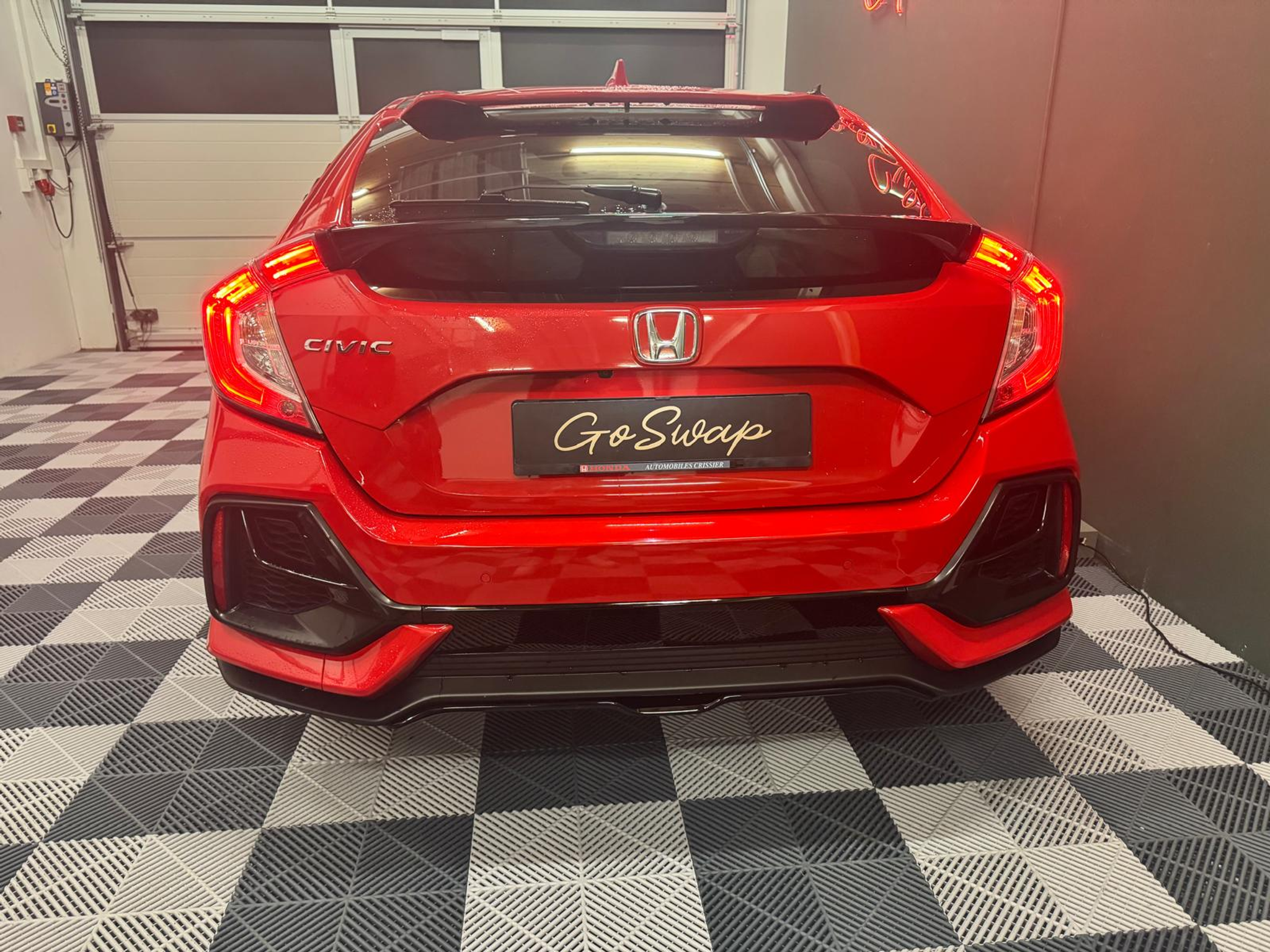 listing desktop thumbnail image 4