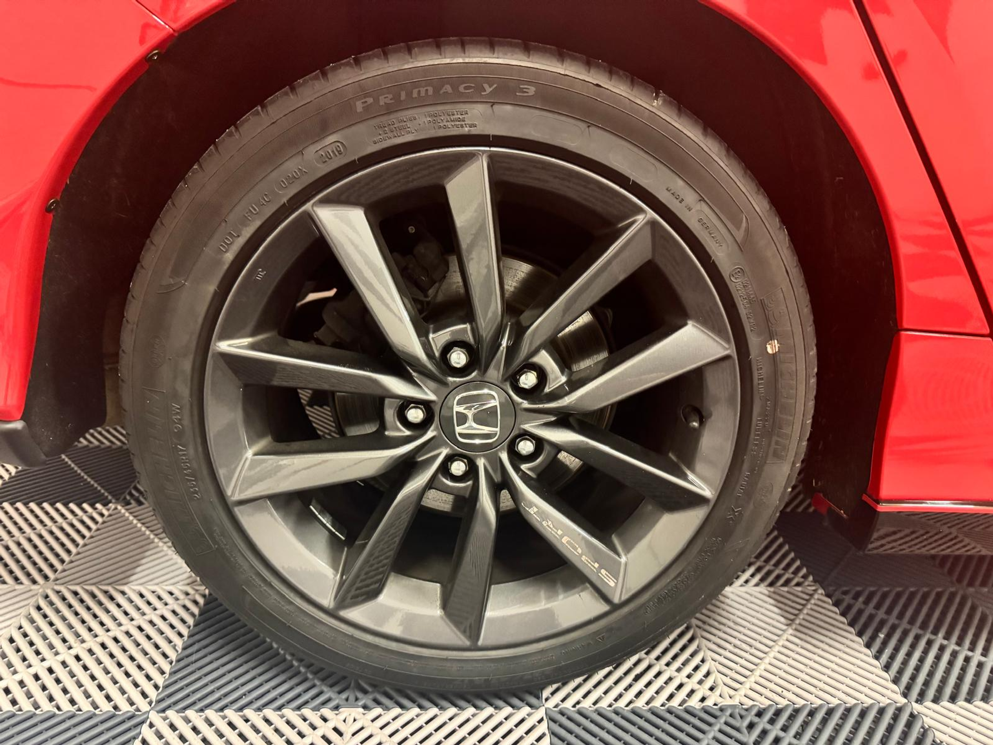 listing desktop thumbnail image 25