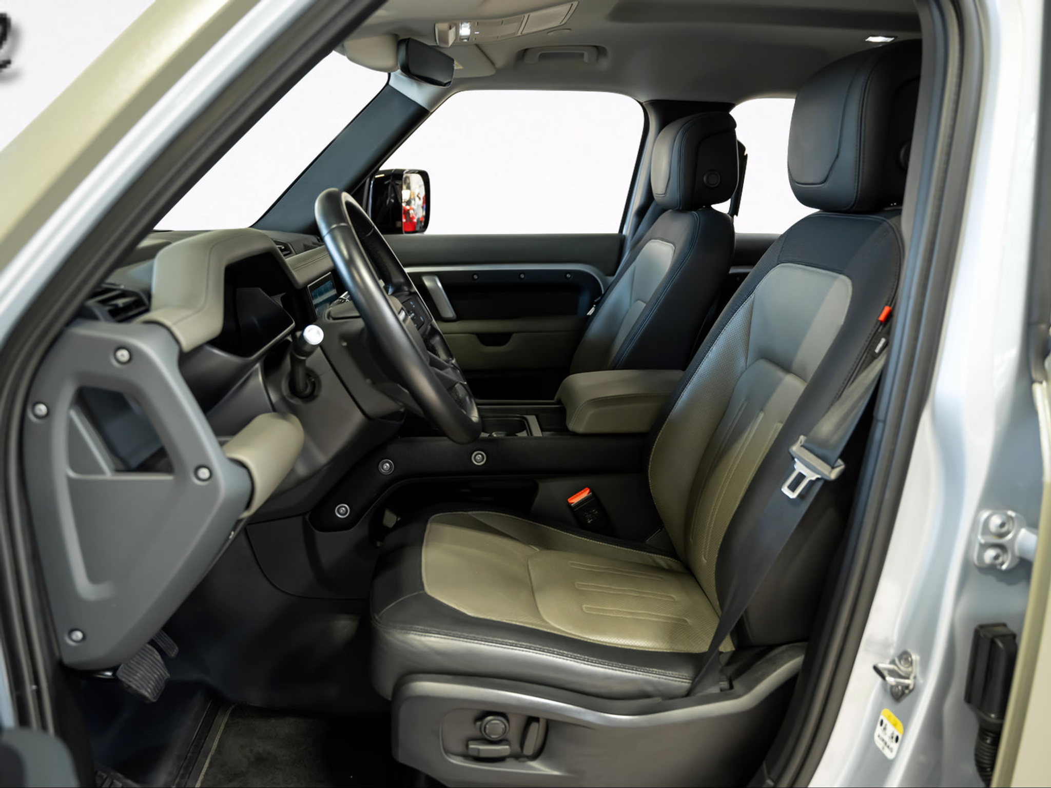 listing desktop thumbnail image 12