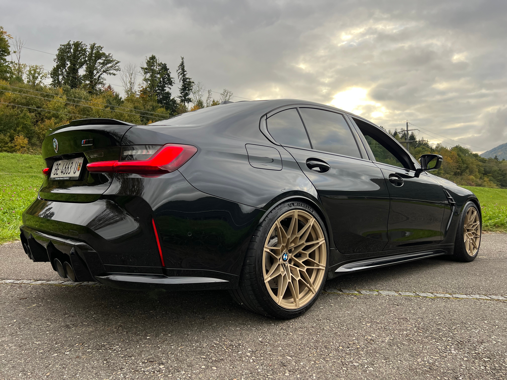 listing desktop thumbnail image 2