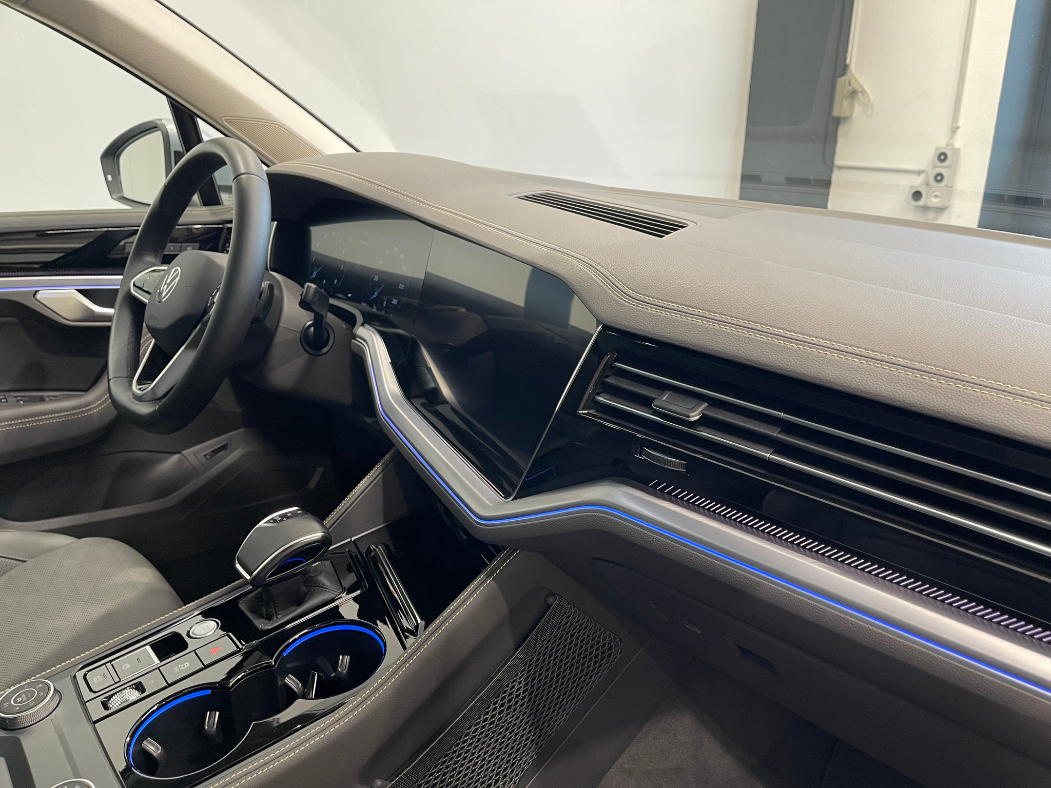 listing desktop thumbnail image 16