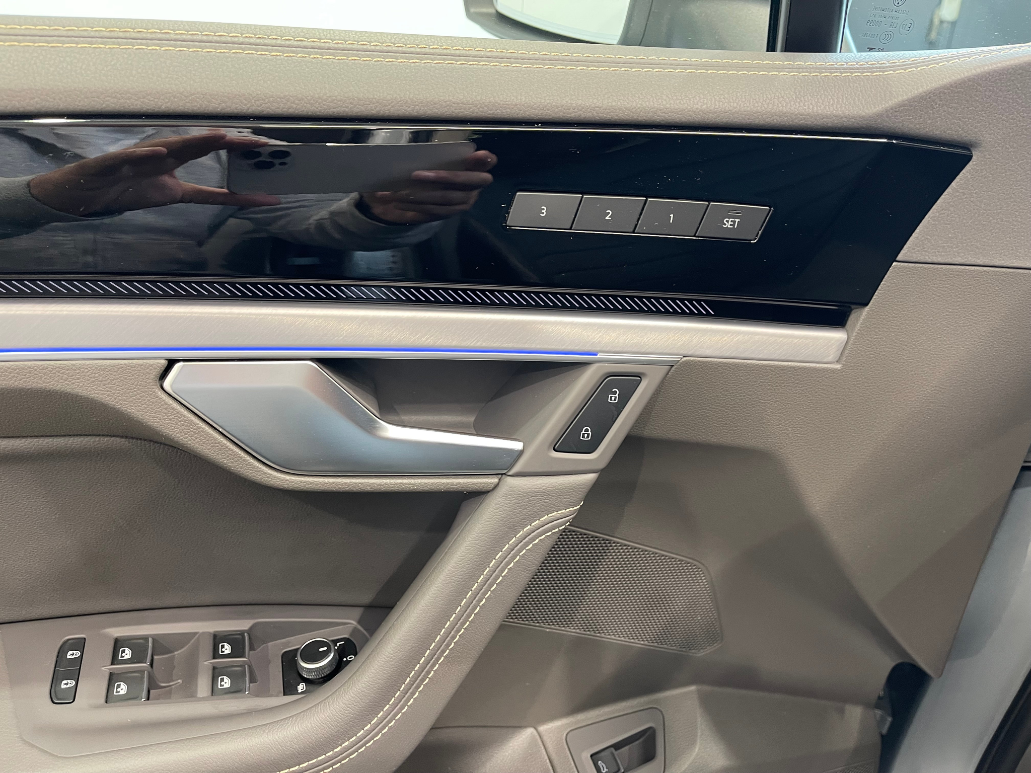 listing desktop thumbnail image 11