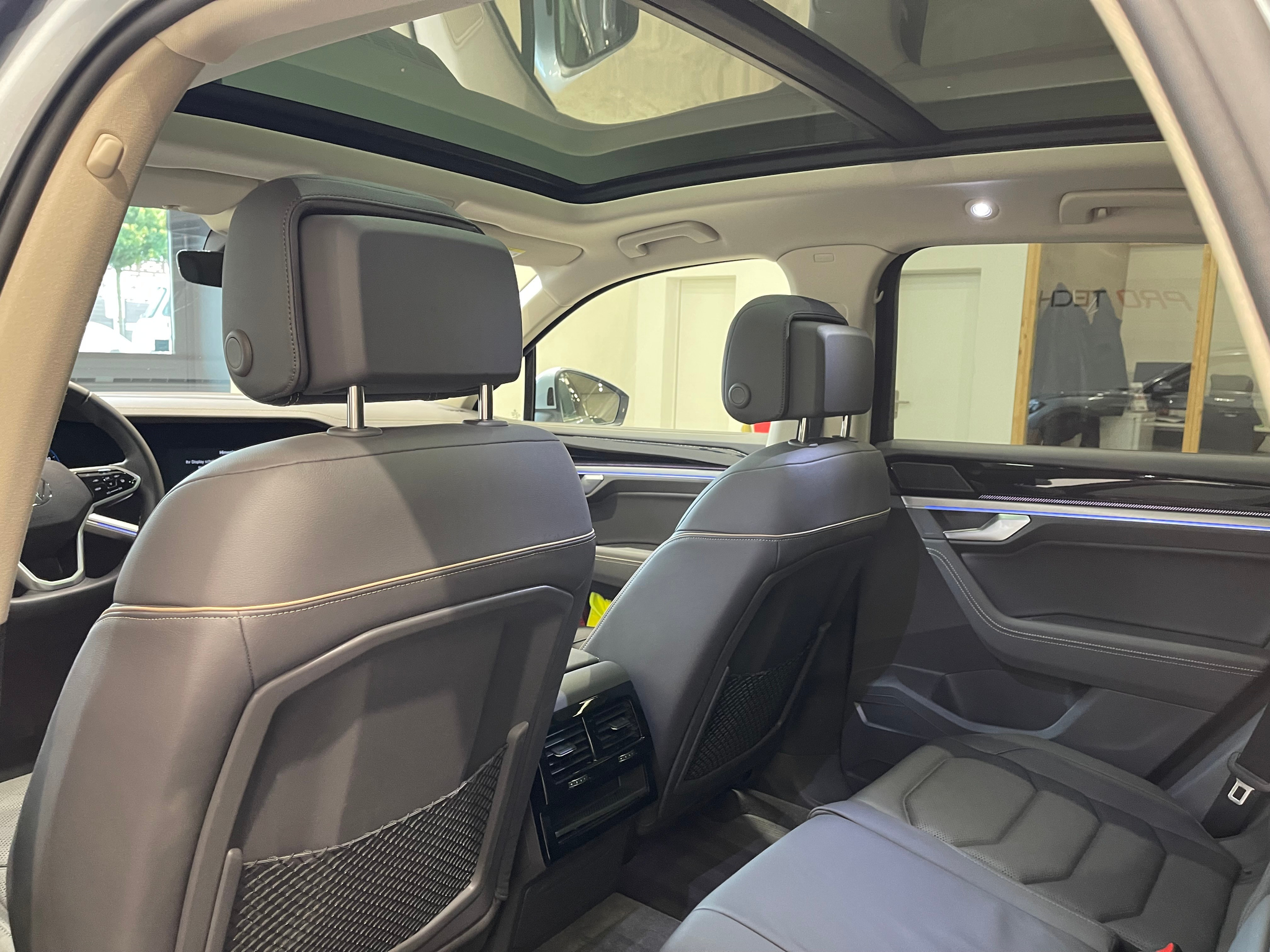 listing desktop thumbnail image 13