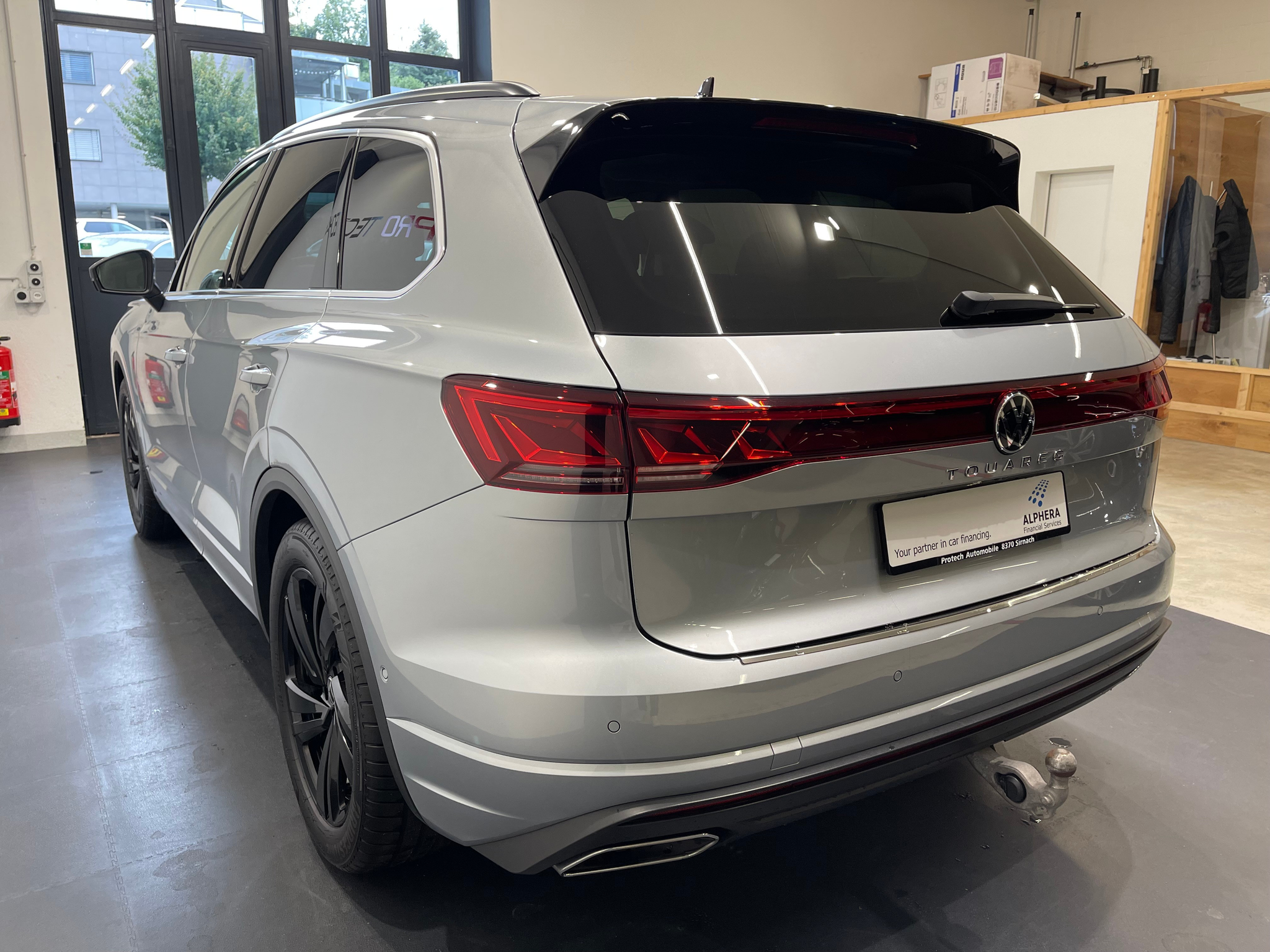 listing desktop thumbnail image 5