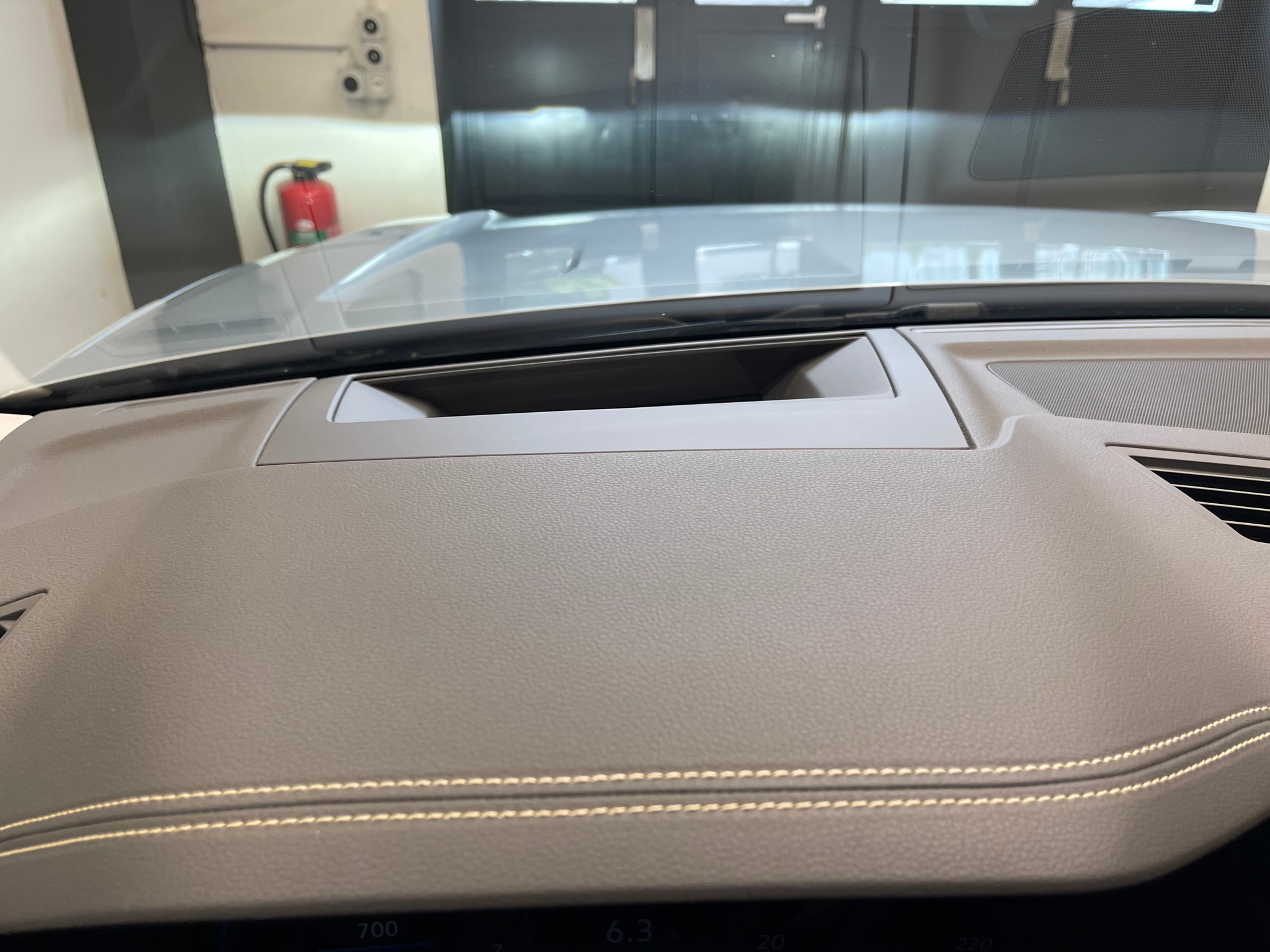 listing desktop thumbnail image 17