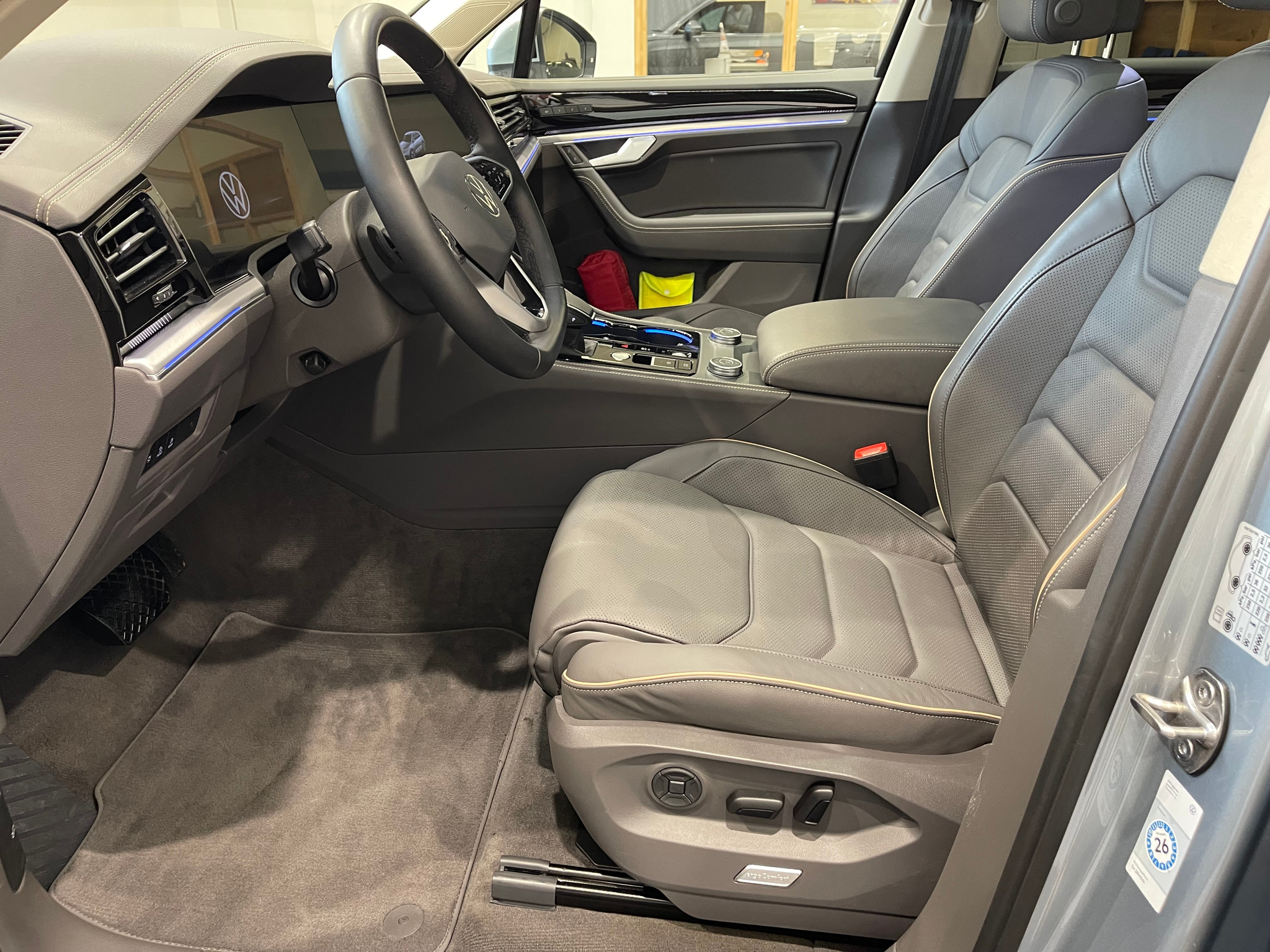 listing desktop thumbnail image 6