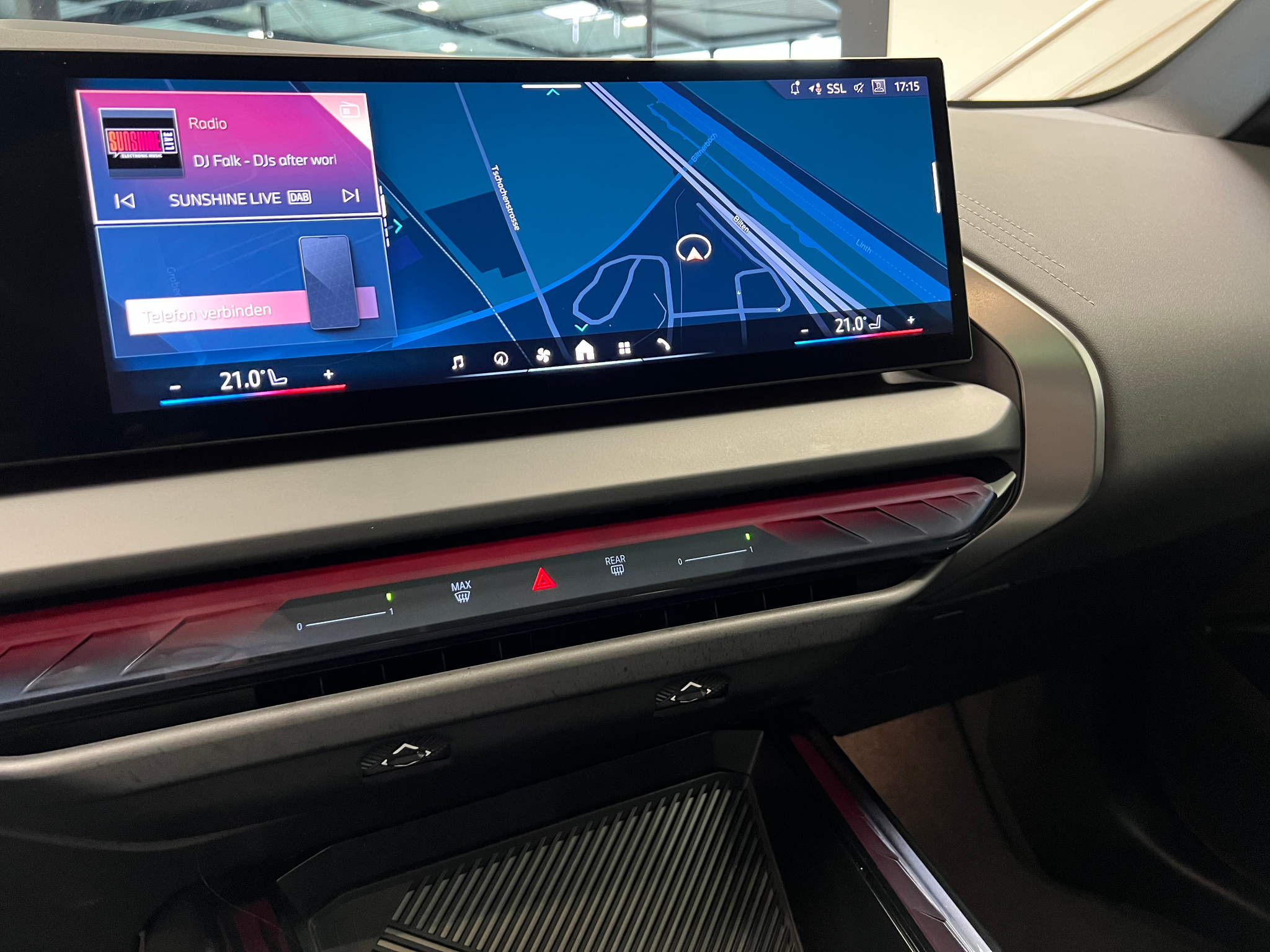 listing desktop thumbnail image 25