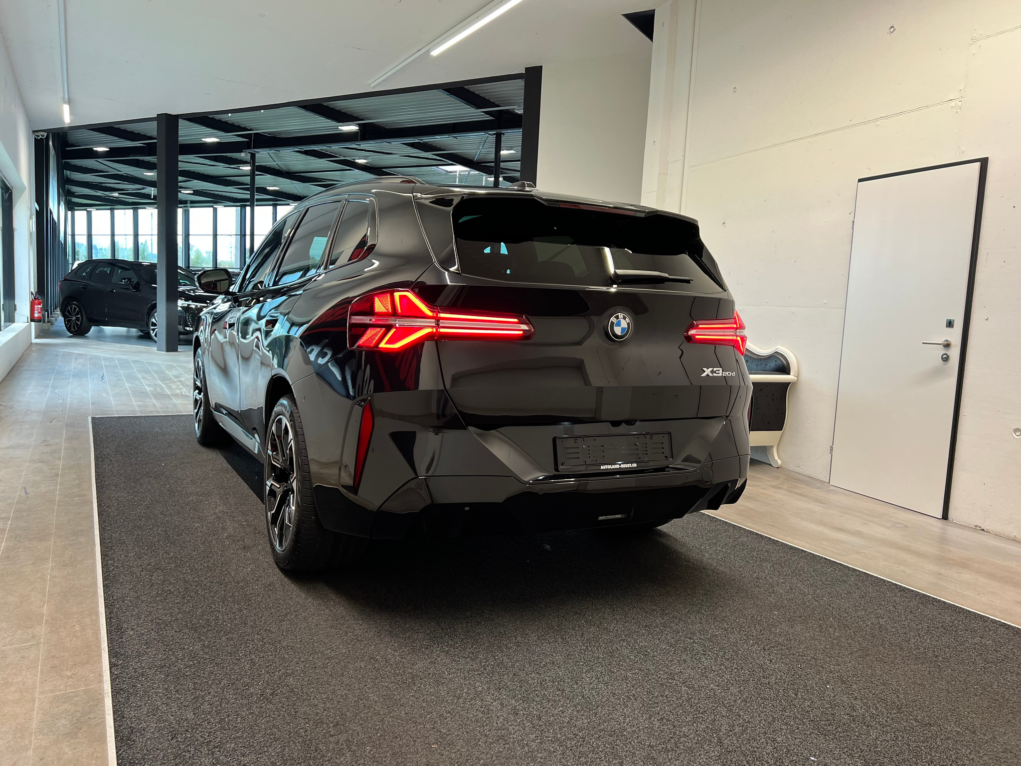 listing desktop thumbnail image 8