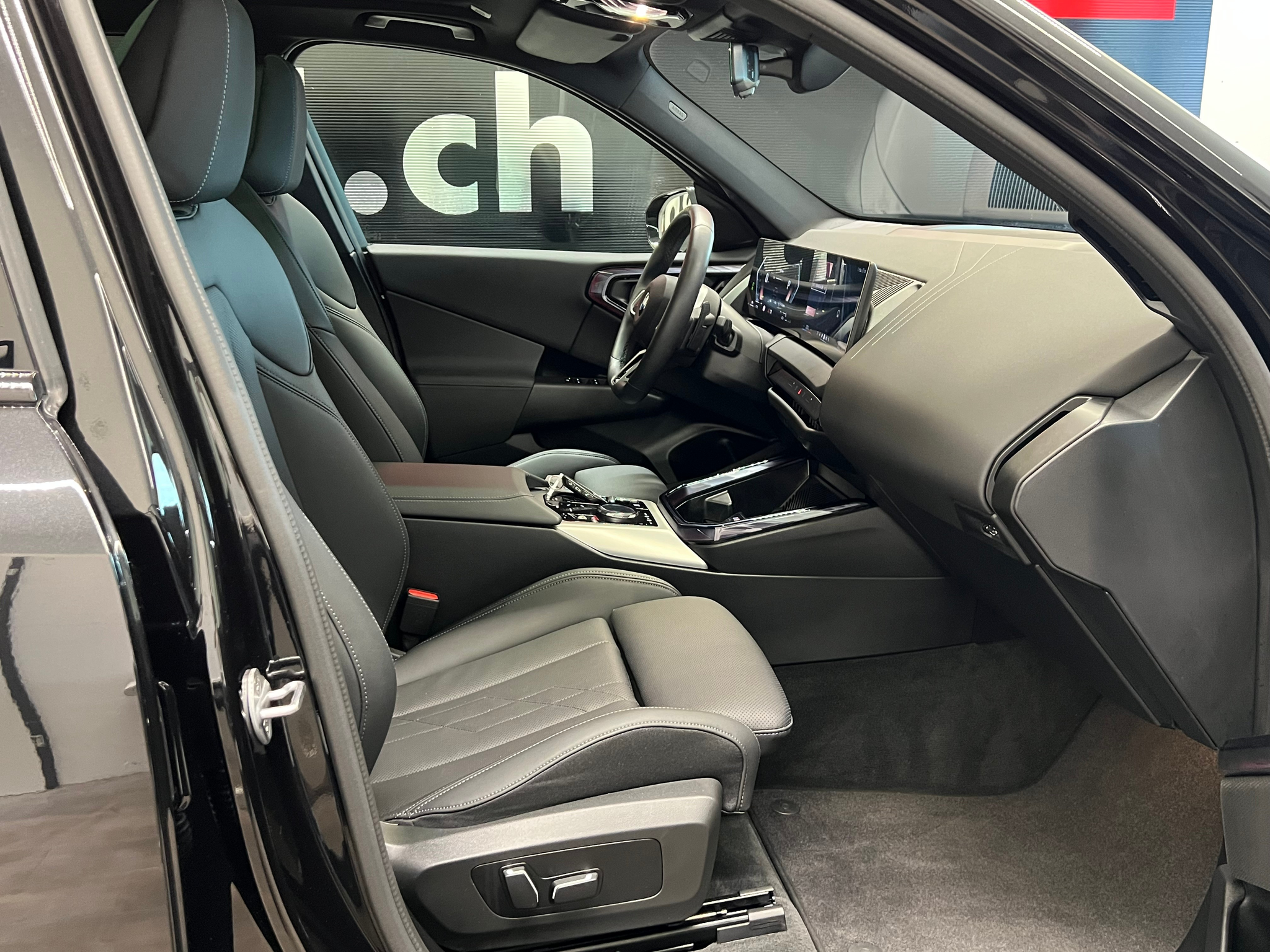 listing desktop thumbnail image 21